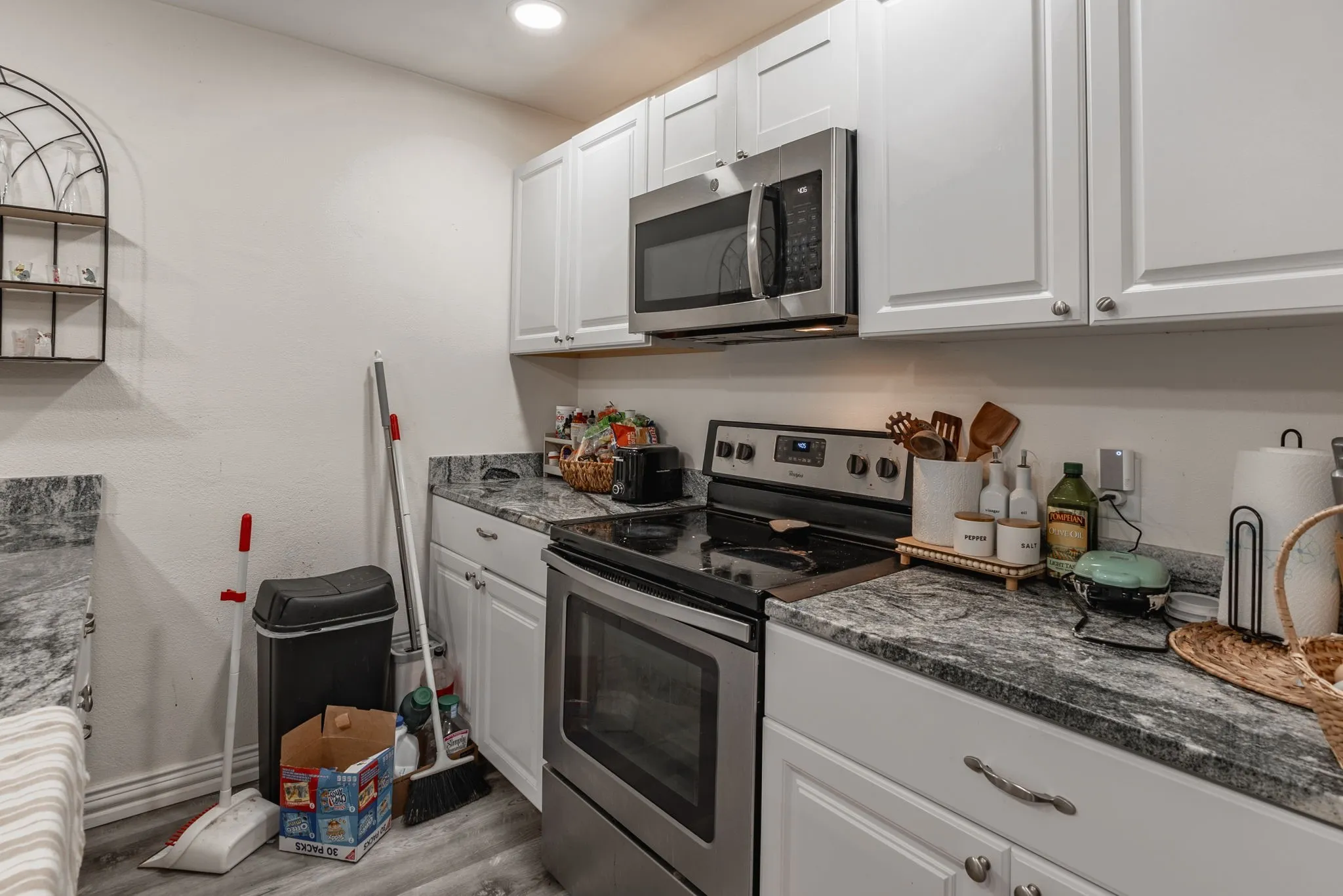 Single Family Residence For Sale in Dallas County , 1100 Hillburn Drive, Dallas, Texas 75217, 3 Bedroom, 3 Bathroom, Garage spaces, 1,608 Sqft, built in 1940, Price $275,000, mls#20926411, Real Estate Agent in Dallas, Homes For Sale in Dallas county, Homes For Sale in Dallas, Realtor in Dallas Texas, Real Estate Brokerage Independent Realty Texas, Luminita Cordes Realtor