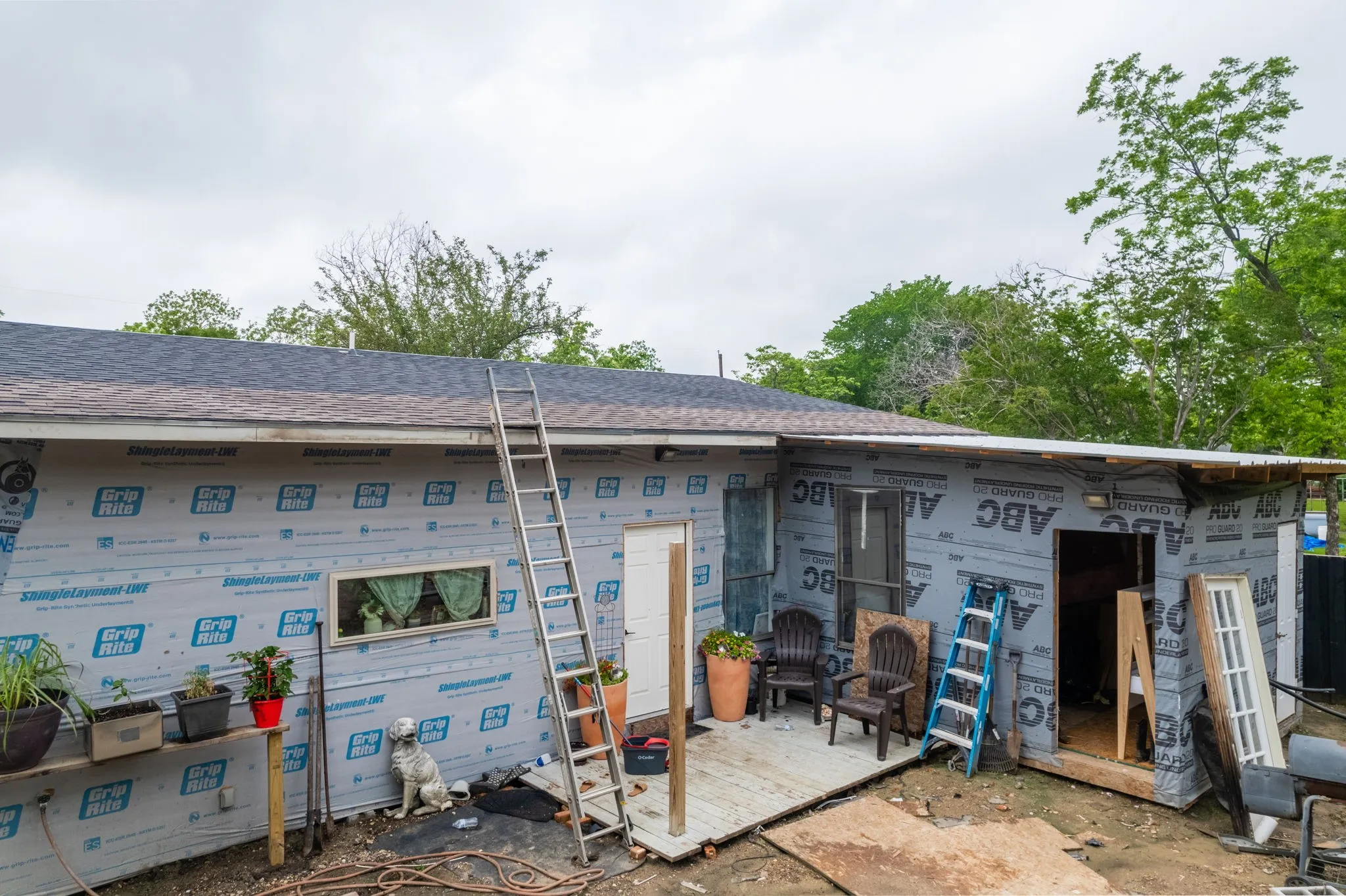 Single Family Residence For Sale in Dallas County , 1100 Hillburn Drive, Dallas, Texas 75217, 3 Bedroom, 3 Bathroom, Garage spaces, 1,608 Sqft, built in 1940, Price $275,000, mls#20926411, Real Estate Agent in Dallas, Homes For Sale in Dallas county, Homes For Sale in Dallas, Realtor in Dallas Texas, Real Estate Brokerage Independent Realty Texas, Luminita Cordes Realtor