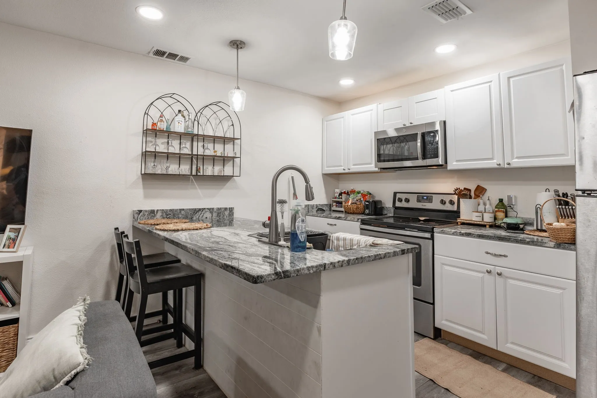 Single Family Residence For Sale in Dallas County , 1100 Hillburn Drive, Dallas, Texas 75217, 3 Bedroom, 3 Bathroom, Garage spaces, 1,608 Sqft, built in 1940, Price $275,000, mls#20926411, Real Estate Agent in Dallas, Homes For Sale in Dallas county, Homes For Sale in Dallas, Realtor in Dallas Texas, Real Estate Brokerage Independent Realty Texas, Luminita Cordes Realtor