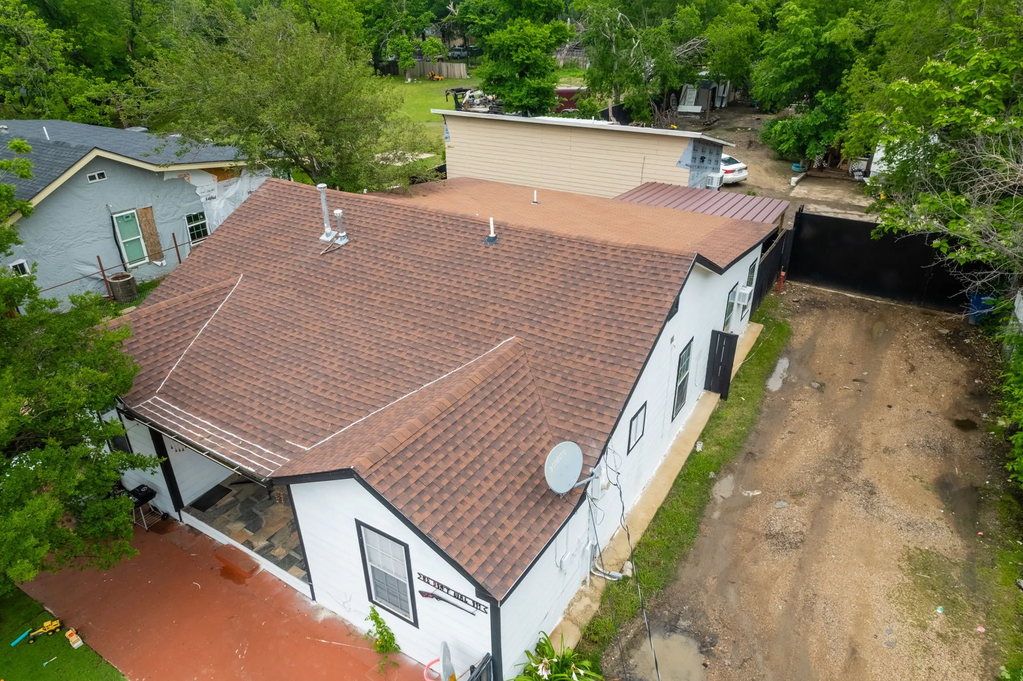 Single Family Residence For Sale in Dallas County , 1100 Hillburn Drive, Dallas, Texas 75217, 3 Bedroom, 3 Bathroom, Garage spaces, 1,608 Sqft, built in 1940, Price $275,000, mls#20926411, Real Estate Agent in Dallas, Homes For Sale in Dallas county, Homes For Sale in Dallas, Realtor in Dallas Texas, Real Estate Brokerage Independent Realty Texas, Luminita Cordes Realtor