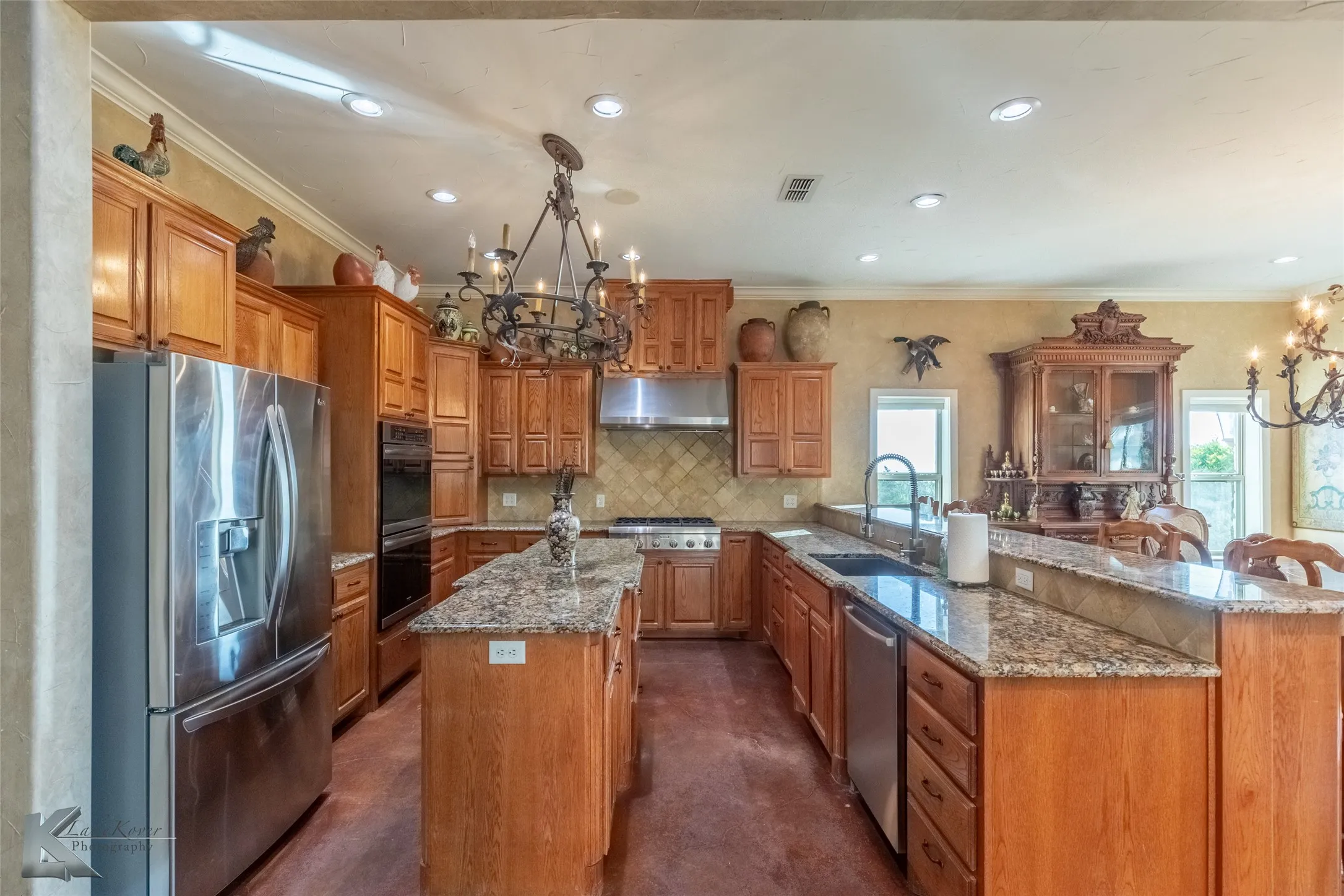 Single Family Residence For Sale in Coleman County , 671 County Road 108, Santa Anna, Texas 76878, 3 Bedroom, 3 Bathroom, 3 Garage spaces, 3,019 Sqft, built in 2011, Preowned, mls#20928374, Real Estate Agent in Santa Anna, Homes For Sale in Coleman county, Homes For Sale in Santa Anna, Realtor in Santa Anna Texas, Real Estate Brokerage Independent Realty Texas, Luminita Cordes Realtor