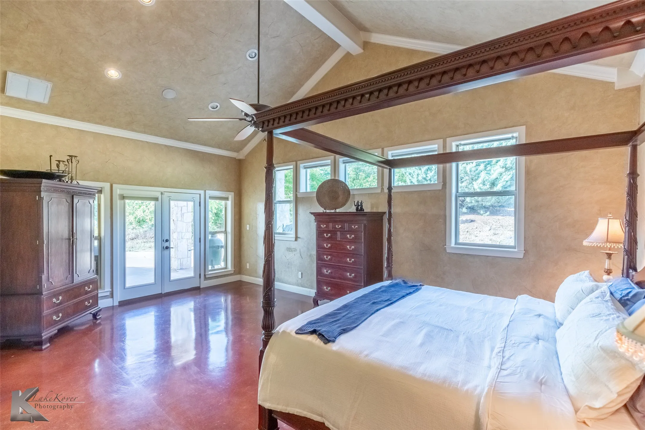 Single Family Residence For Sale in Coleman County , 671 County Road 108, Santa Anna, Texas 76878, 3 Bedroom, 3 Bathroom, 3 Garage spaces, 3,019 Sqft, built in 2011, Preowned, mls#20928374, Real Estate Agent in Santa Anna, Homes For Sale in Coleman county, Homes For Sale in Santa Anna, Realtor in Santa Anna Texas, Real Estate Brokerage Independent Realty Texas, Luminita Cordes Realtor