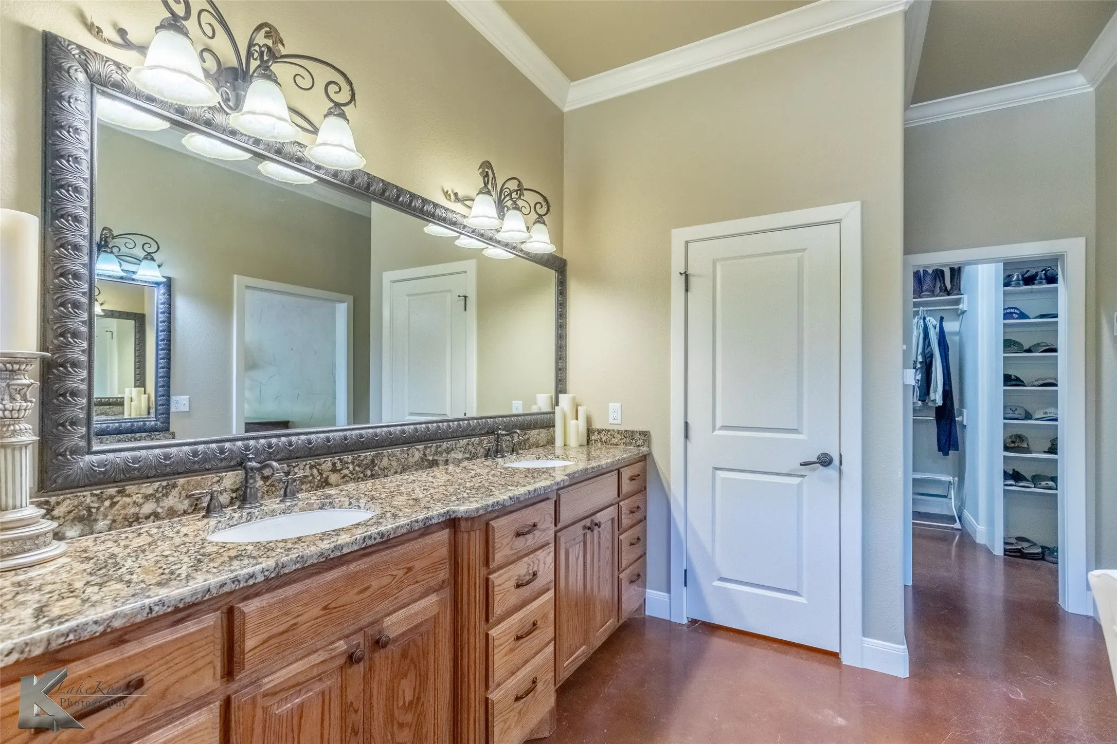 Single Family Residence For Sale in Coleman County , 671 County Road 108, Santa Anna, Texas 76878, 3 Bedroom, 3 Bathroom, 3 Garage spaces, 3,019 Sqft, built in 2011, Preowned, mls#20928374, Real Estate Agent in Santa Anna, Homes For Sale in Coleman county, Homes For Sale in Santa Anna, Realtor in Santa Anna Texas, Real Estate Brokerage Independent Realty Texas, Luminita Cordes Realtor