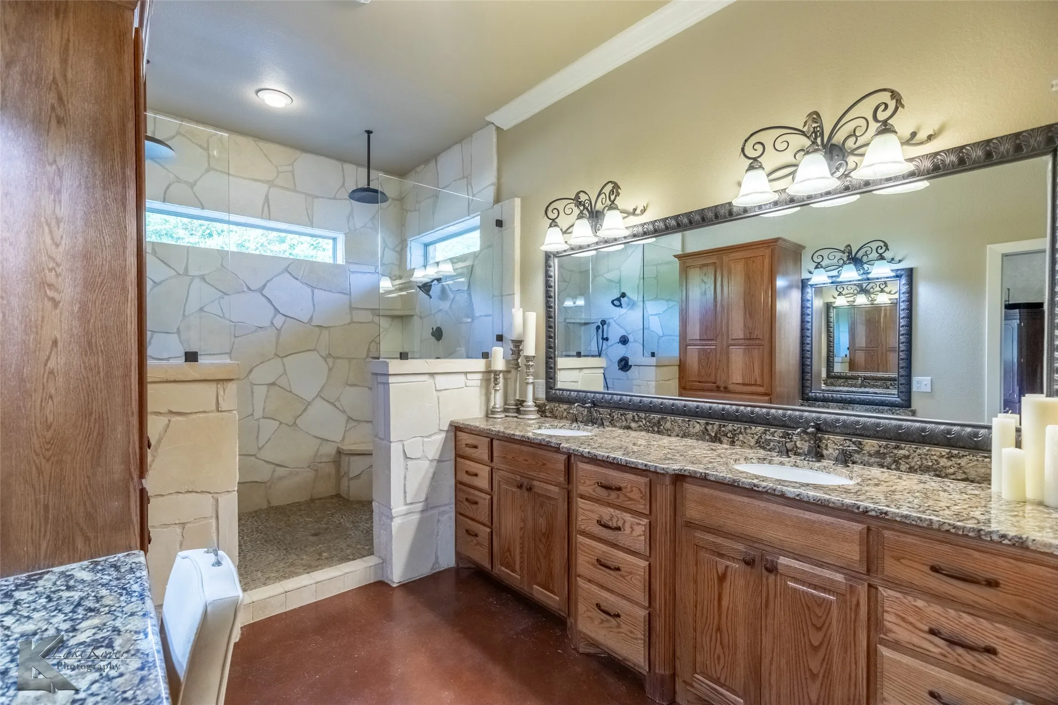 Single Family Residence For Sale in Coleman County , 671 County Road 108, Santa Anna, Texas 76878, 3 Bedroom, 3 Bathroom, 3 Garage spaces, 3,019 Sqft, built in 2011, Preowned, mls#20928374, Real Estate Agent in Santa Anna, Homes For Sale in Coleman county, Homes For Sale in Santa Anna, Realtor in Santa Anna Texas, Real Estate Brokerage Independent Realty Texas, Luminita Cordes Realtor