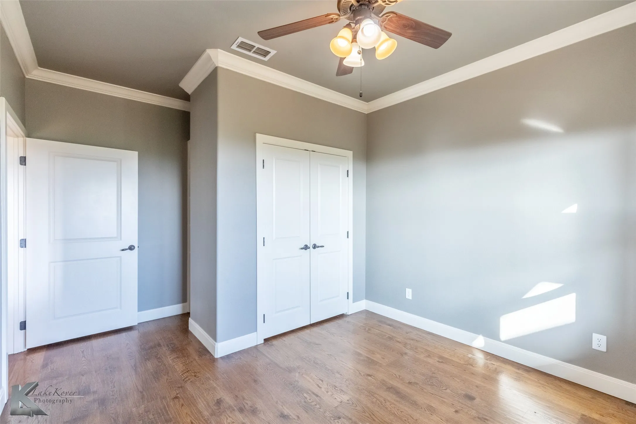 Single Family Residence For Sale in Coleman County , 671 County Road 108, Santa Anna, Texas 76878, 3 Bedroom, 3 Bathroom, 3 Garage spaces, 3,019 Sqft, built in 2011, Preowned, mls#20928374, Real Estate Agent in Santa Anna, Homes For Sale in Coleman county, Homes For Sale in Santa Anna, Realtor in Santa Anna Texas, Real Estate Brokerage Independent Realty Texas, Luminita Cordes Realtor