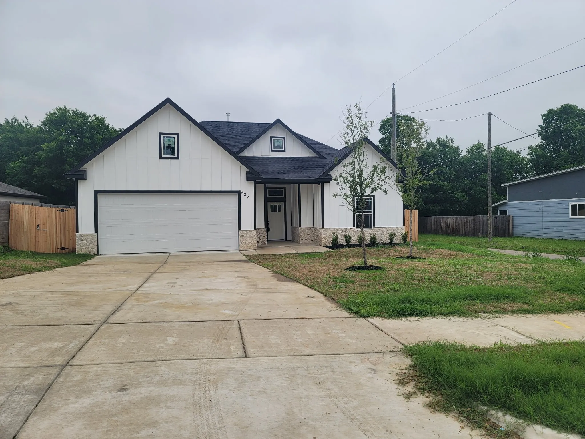 Single Family Residence For Sale in Tarrant County , 625 Atlanta Street, Fort Worth, Texas 76104, 3 Bedroom, 2 Bathroom, 2 Garage spaces, 2,419 Sqft, built in 2025, mls#20929866, Real Estate Agent in Fort Worth, Homes For Sale in Tarrant county, Homes For Sale in Fort Worth, Realtor in Fort Worth Texas, Real Estate Brokerage Independent Realty Texas, Luminita Cordes Realtor
