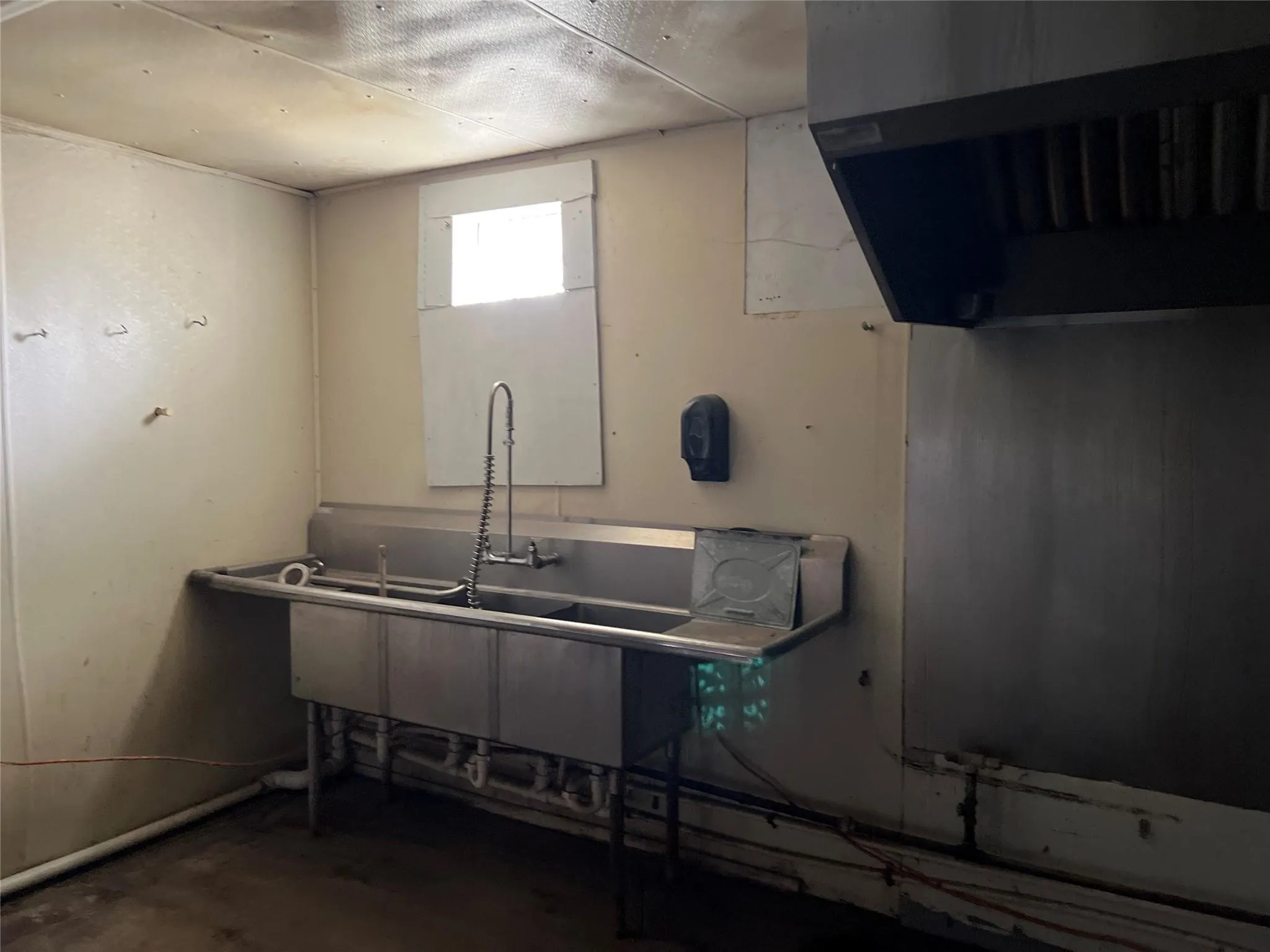 Retail For Sale in Rains County , 937 S State Highway 19, Emory, Texas 75440, 0, 0, Garage spaces, 0 Sqft, built in 1970, Preowned, mls#20929917, Real Estate Agent in Emory, Homes For Sale in Rains county, Homes For Sale in Emory, Realtor in Emory Texas, Real Estate Brokerage Independent Realty Texas, Luminita Cordes Realtor