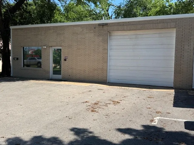 Industrial For Rent in Kaufman County , 102 Lee Street, Terrell, Texas 75160, 0, 0, Garage spaces, 0 Sqft, built in 1900, Preowned, Price $2,000, mls#20930807, Real Estate Agent in Terrell, Homes For Rent in Kaufman county, Homes For Rent in Terrell, Realtor in Terrell Texas, Real Estate Brokerage Independent Realty Texas, Luminita Cordes Realtor