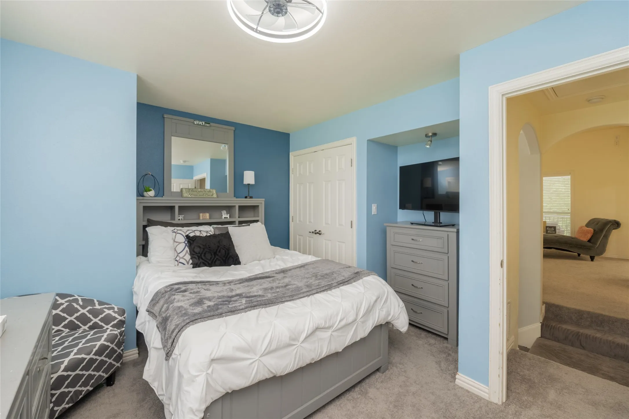Single Family Residence For Sale in Ellis County , 135 Kirkpatrick Road, Ennis, Texas 75119, 3 Bedrooms, 4 Bathrooms, 6 Garage spaces, 3,482 Sqft, built in 2004, Preowned, Price $629,000, mls#20913458, Real Estate Agent in Ennis, Homes For Sale in Ellis county, Homes For Sale in Ennis, Realtor in Ennis Texas, Real Estate Brokerage Independent Realty Texas, Luminita Cordes Realtor