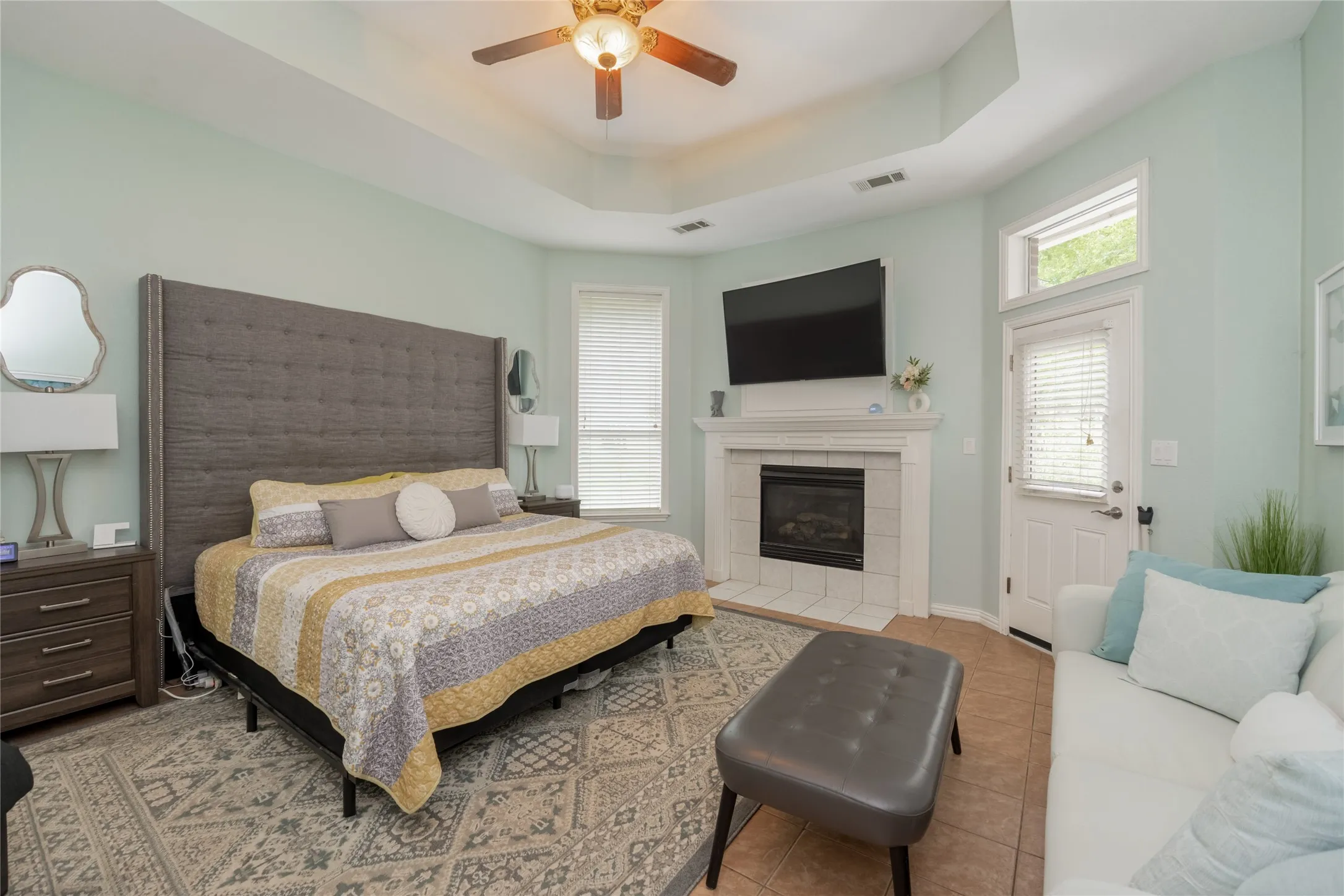 Single Family Residence For Sale in Ellis County , 135 Kirkpatrick Road, Ennis, Texas 75119, 3 Bedrooms, 4 Bathrooms, 6 Garage spaces, 3,482 Sqft, built in 2004, Preowned, Price $629,000, mls#20913458, Real Estate Agent in Ennis, Homes For Sale in Ellis county, Homes For Sale in Ennis, Realtor in Ennis Texas, Real Estate Brokerage Independent Realty Texas, Luminita Cordes Realtor