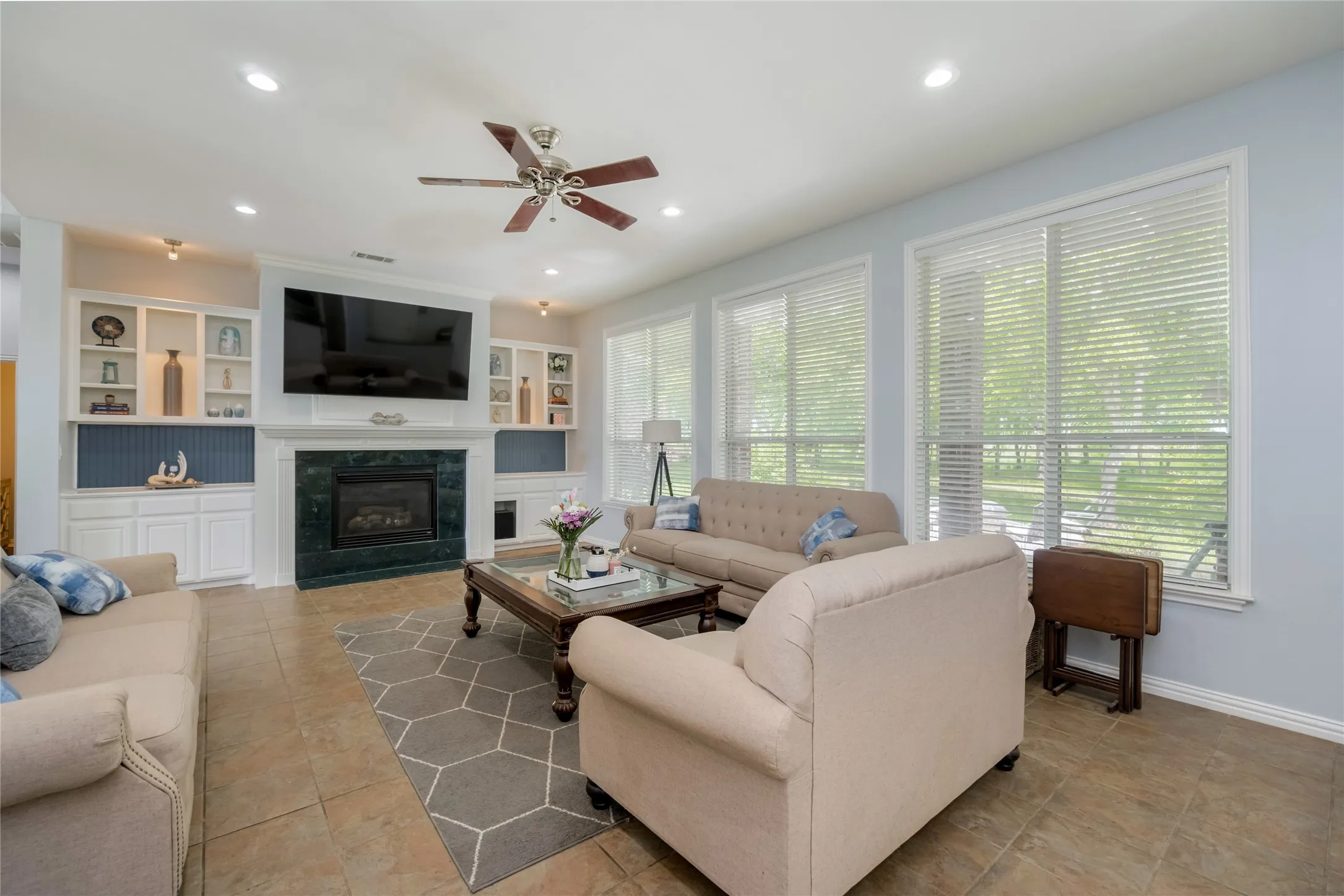 Single Family Residence For Sale in Ellis County , 135 Kirkpatrick Road, Ennis, Texas 75119, 3 Bedrooms, 4 Bathrooms, 6 Garage spaces, 3,482 Sqft, built in 2004, Preowned, Price $629,000, mls#20913458, Real Estate Agent in Ennis, Homes For Sale in Ellis county, Homes For Sale in Ennis, Realtor in Ennis Texas, Real Estate Brokerage Independent Realty Texas, Luminita Cordes Realtor