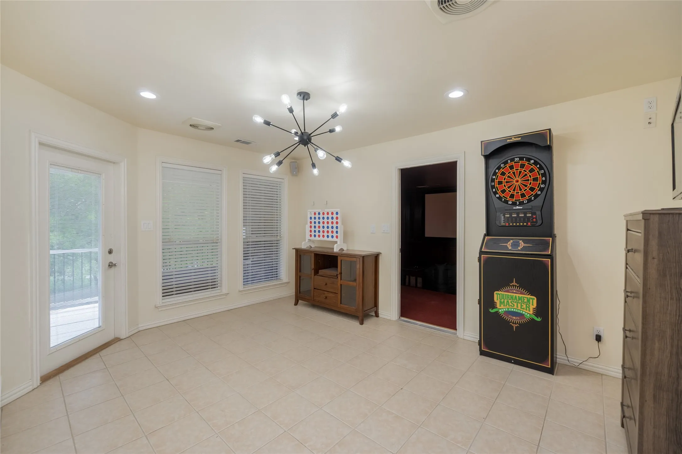 Single Family Residence For Sale in Ellis County , 135 Kirkpatrick Road, Ennis, Texas 75119, 3 Bedrooms, 4 Bathrooms, 6 Garage spaces, 3,482 Sqft, built in 2004, Preowned, Price $629,000, mls#20913458, Real Estate Agent in Ennis, Homes For Sale in Ellis county, Homes For Sale in Ennis, Realtor in Ennis Texas, Real Estate Brokerage Independent Realty Texas, Luminita Cordes Realtor