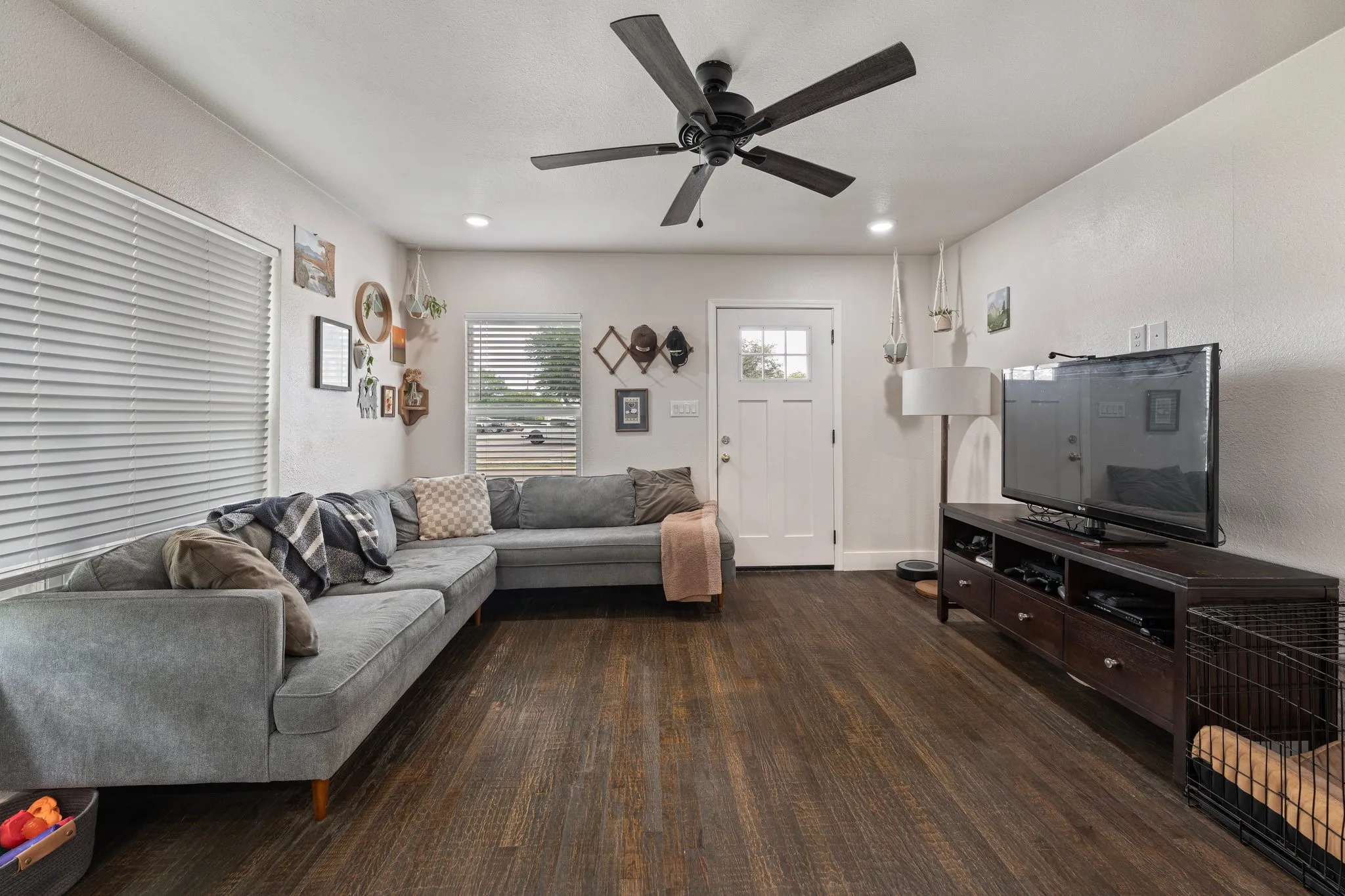 Single Family Residence For Sale in Erath County , 750 N Graham Street, Stephenville, Texas 76401, 2 Bedroom, 2 Bathroom, 2 Garage spaces, 1,132 Sqft, built in 1940, mls#20931331, Real Estate Agent in Stephenville, Homes For Sale in Erath county, Homes For Sale in Stephenville, Realtor in Stephenville Texas, Real Estate Brokerage Independent Realty Texas, Luminita Cordes Realtor