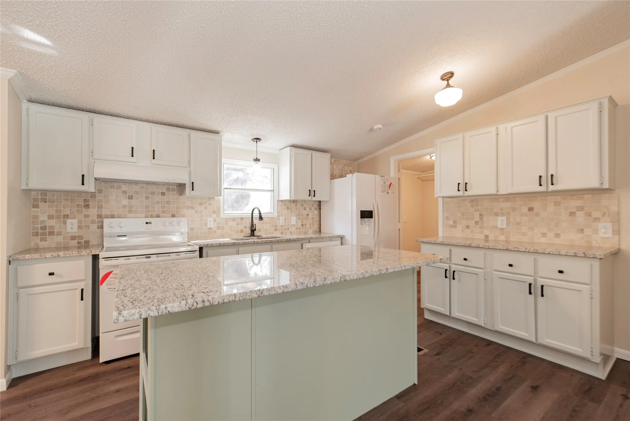 Mobile Home For Sale in Rains County , 204 Rs County Road 1503, Point, Texas 75472, 3 Bedroom, 2 Bathroom, Garage spaces, 1,792 Sqft, built in 1996, Preowned, mls#20931629, Real Estate Agent in Point, Homes For Sale in Rains county, Homes For Sale in Point, Realtor in Point Texas, Real Estate Brokerage Independent Realty Texas, Luminita Cordes Realtor