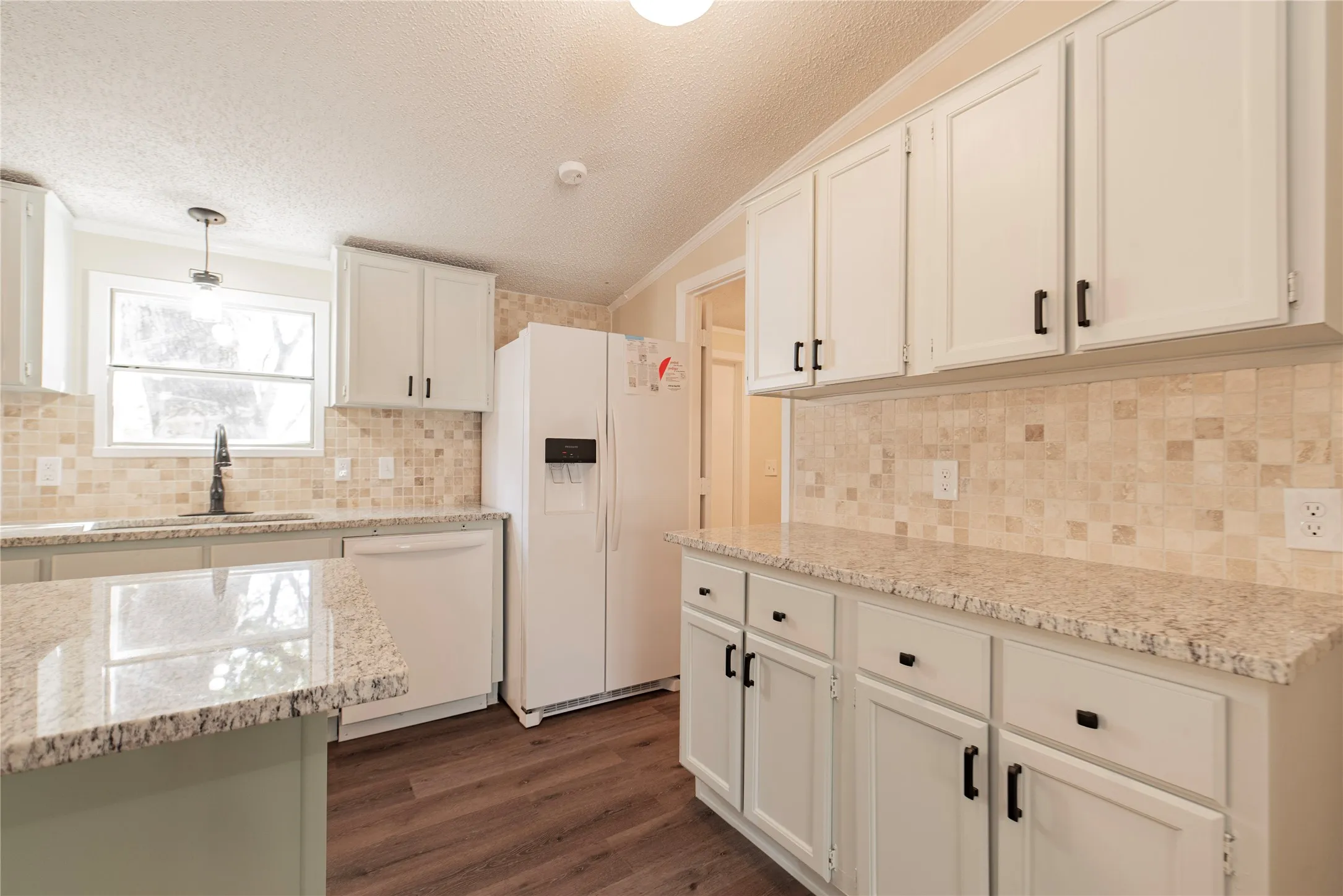 Mobile Home For Sale in Rains County , 204 Rs County Road 1503, Point, Texas 75472, 3 Bedroom, 2 Bathroom, Garage spaces, 1,792 Sqft, built in 1996, Preowned, mls#20931629, Real Estate Agent in Point, Homes For Sale in Rains county, Homes For Sale in Point, Realtor in Point Texas, Real Estate Brokerage Independent Realty Texas, Luminita Cordes Realtor