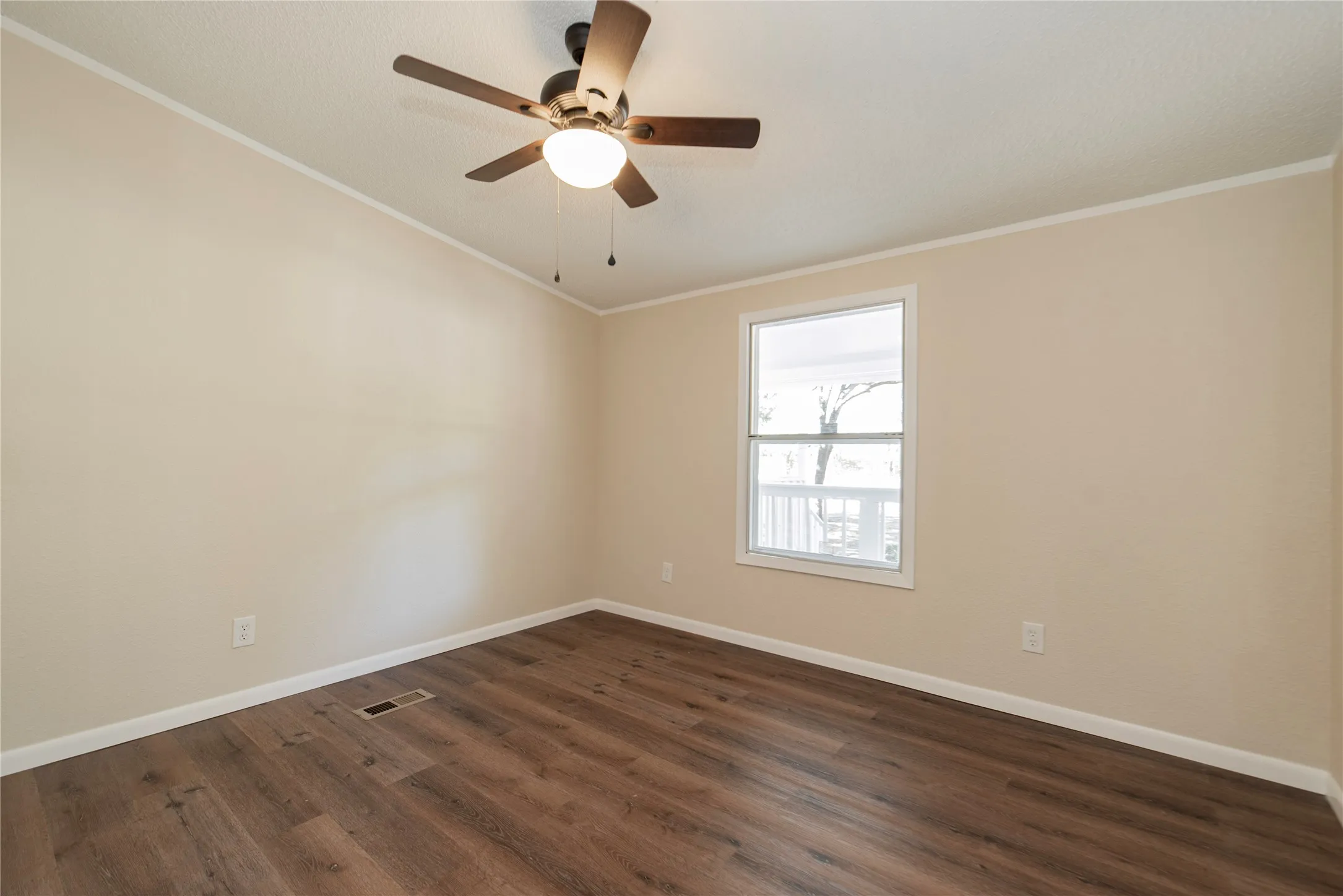 Mobile Home For Sale in Rains County , 204 Rs County Road 1503, Point, Texas 75472, 3 Bedroom, 2 Bathroom, Garage spaces, 1,792 Sqft, built in 1996, Preowned, mls#20931629, Real Estate Agent in Point, Homes For Sale in Rains county, Homes For Sale in Point, Realtor in Point Texas, Real Estate Brokerage Independent Realty Texas, Luminita Cordes Realtor