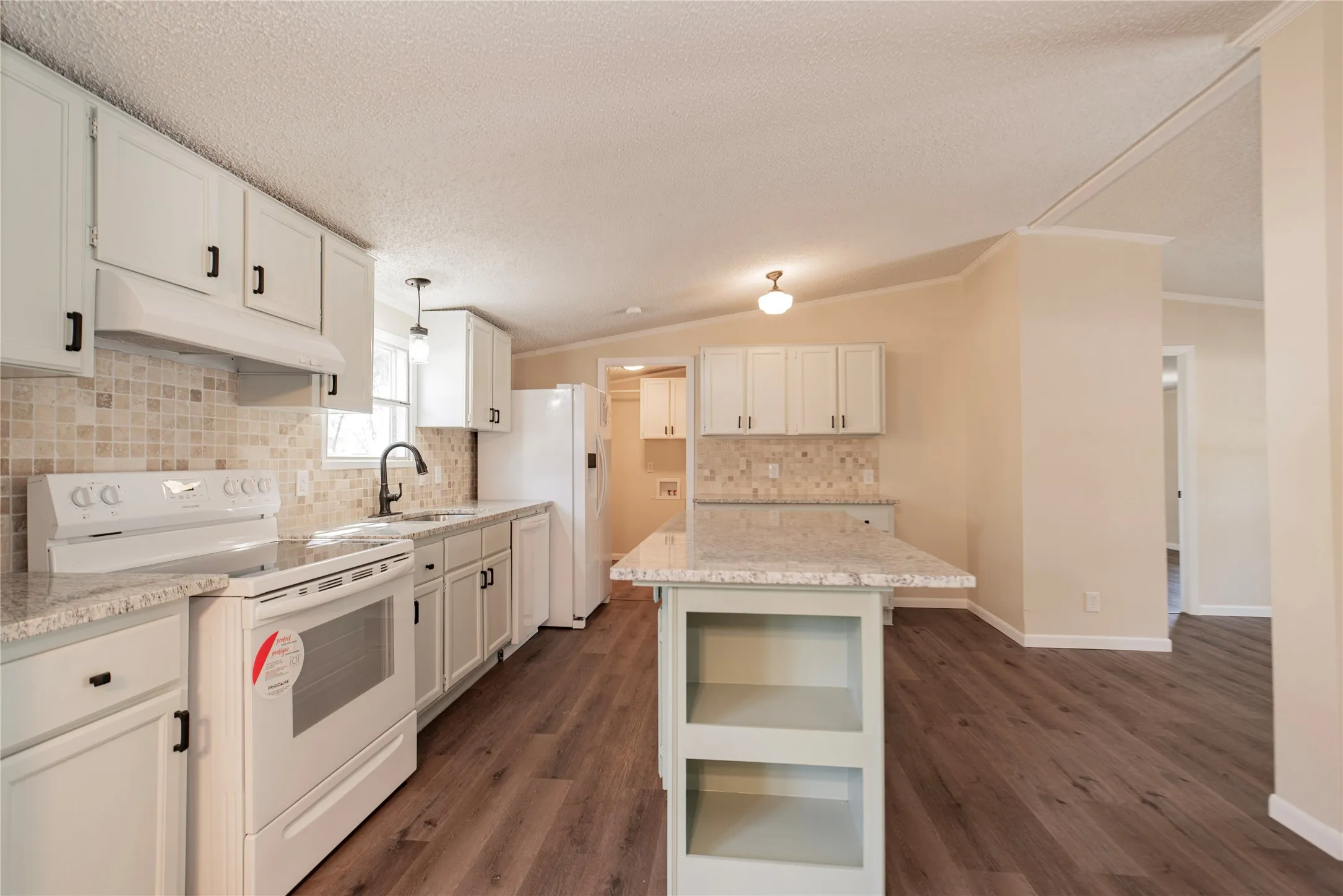 Mobile Home For Sale in Rains County , 204 Rs County Road 1503, Point, Texas 75472, 3 Bedroom, 2 Bathroom, Garage spaces, 1,792 Sqft, built in 1996, Preowned, mls#20931629, Real Estate Agent in Point, Homes For Sale in Rains county, Homes For Sale in Point, Realtor in Point Texas, Real Estate Brokerage Independent Realty Texas, Luminita Cordes Realtor
