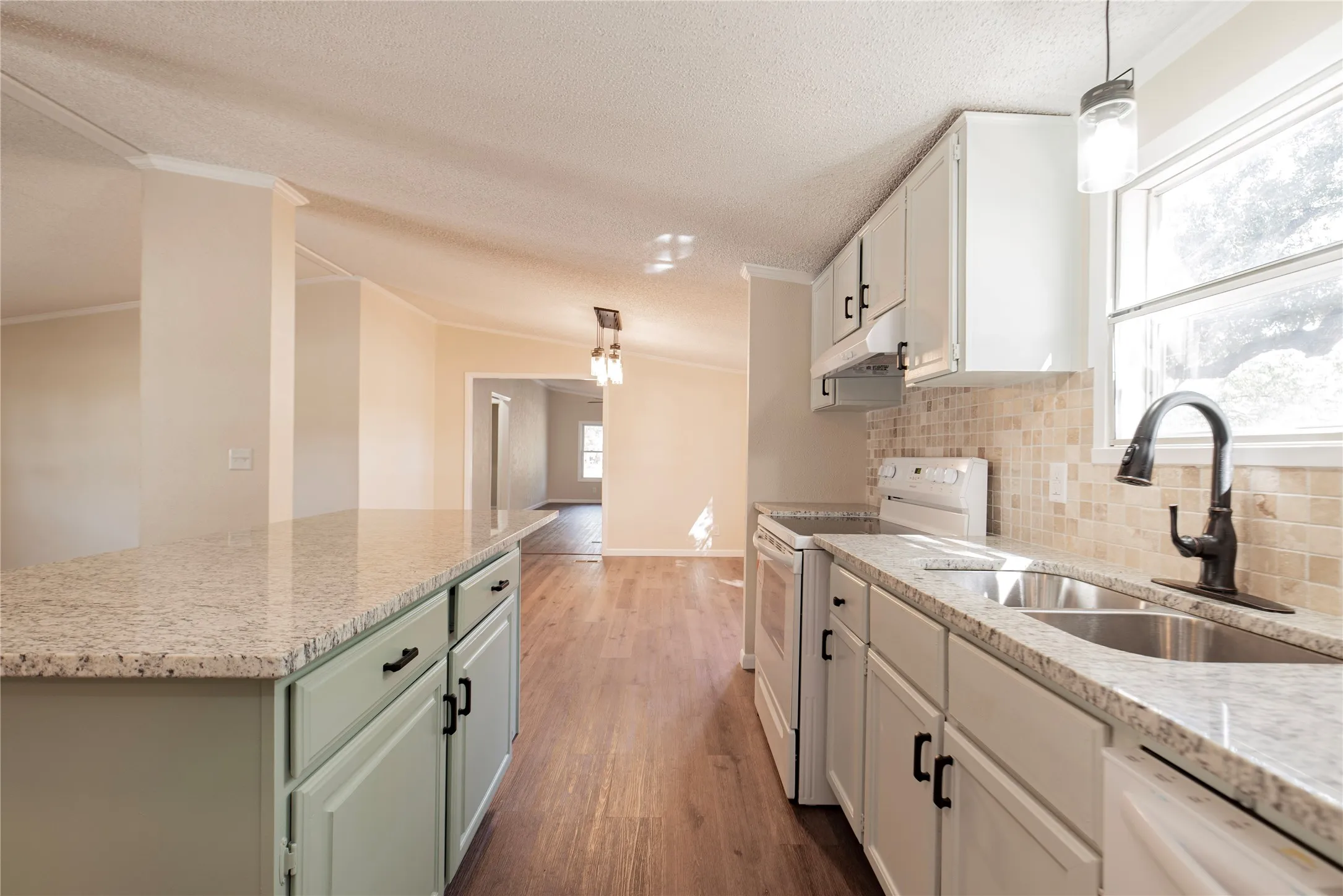 Mobile Home For Sale in Rains County , 204 Rs County Road 1503, Point, Texas 75472, 3 Bedroom, 2 Bathroom, Garage spaces, 1,792 Sqft, built in 1996, Preowned, mls#20931629, Real Estate Agent in Point, Homes For Sale in Rains county, Homes For Sale in Point, Realtor in Point Texas, Real Estate Brokerage Independent Realty Texas, Luminita Cordes Realtor