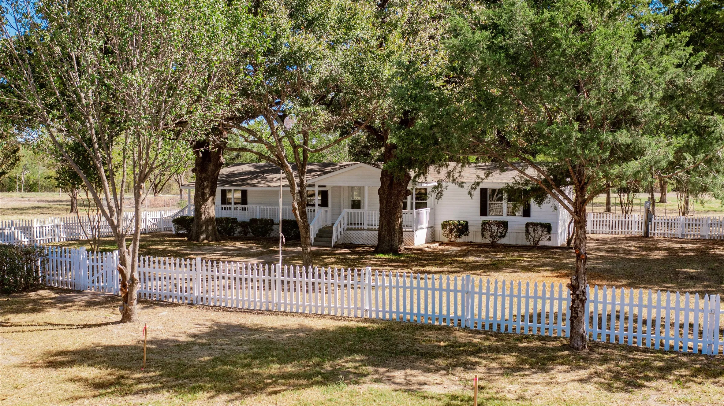 Mobile Home For Sale in Rains County , 204 Rs County Road 1503, Point, Texas 75472, 3 Bedroom, 2 Bathroom, Garage spaces, 1,792 Sqft, built in 1996, Preowned, mls#20931629, Real Estate Agent in Point, Homes For Sale in Rains county, Homes For Sale in Point, Realtor in Point Texas, Real Estate Brokerage Independent Realty Texas, Luminita Cordes Realtor