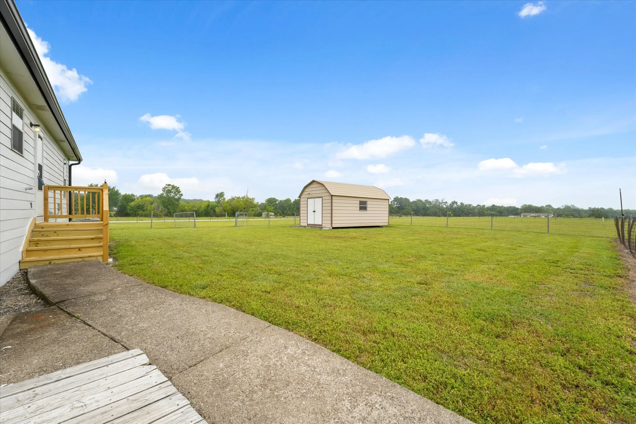 Single Family Residence For Sale in Collin County , 2099 County Road 655, Farmersville, Texas 75442, 2 Bedroom, 2 Bathroom, Garage spaces, 1,144 Sqft, built in 2003, mls#20931607, Real Estate Agent in Farmersville, Homes For Sale in Collin county, Homes For Sale in Farmersville, Realtor in Farmersville Texas, Real Estate Brokerage Independent Realty Texas, Luminita Cordes Realtor