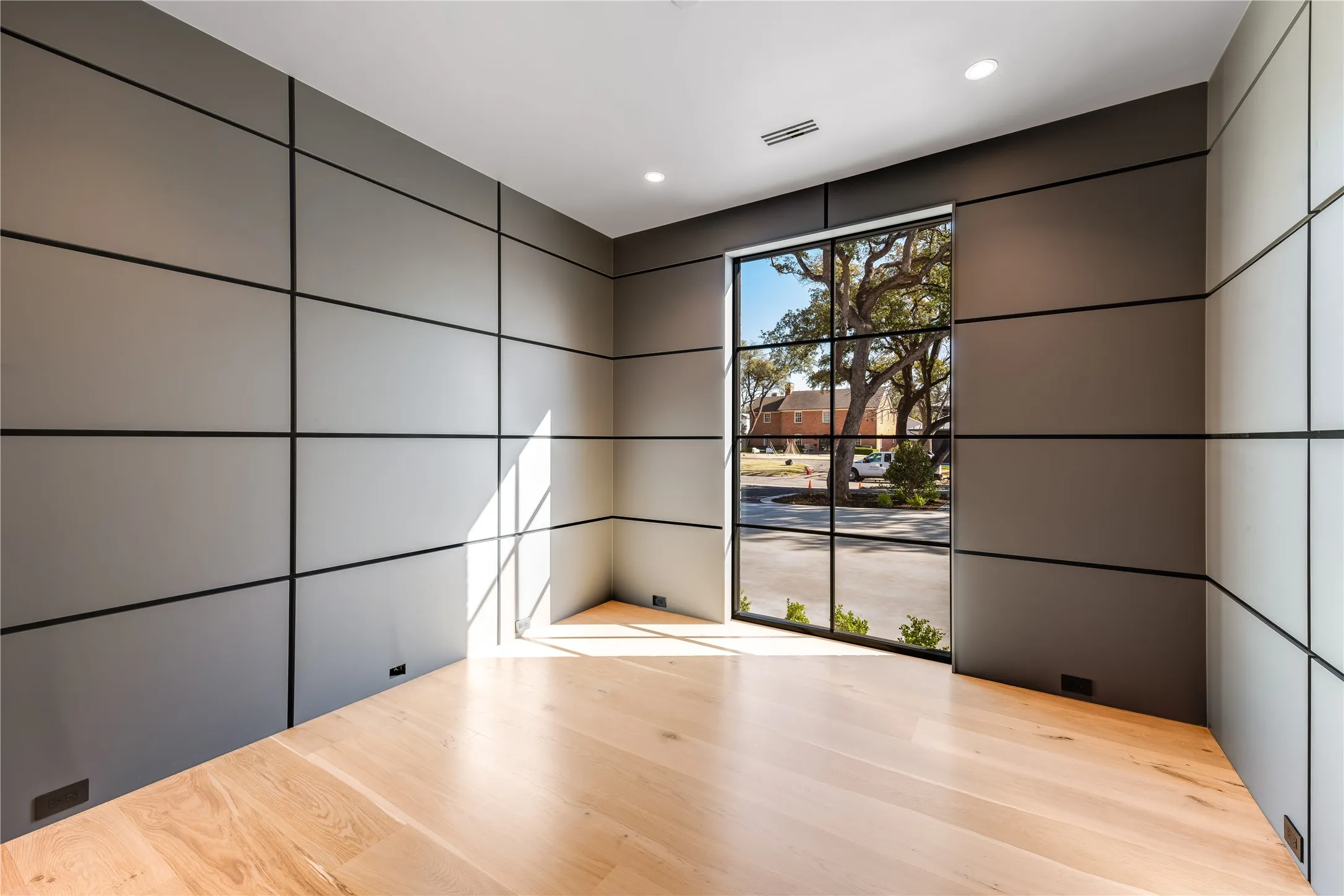Single Family Residence For Sale in Dallas County , 5525 Wateka Drive, Dallas, Texas 75209, 4 Bedroom, 7 Bathroom, 3 Garage spaces, 5,341 Sqft, built in 2024, New Construction - Complete, mls#20931531, Real Estate Agent in Dallas, Homes For Sale in Dallas county, Homes For Sale in Dallas, Realtor in Dallas Texas, Real Estate Brokerage Independent Realty Texas, Luminita Cordes Realtor
