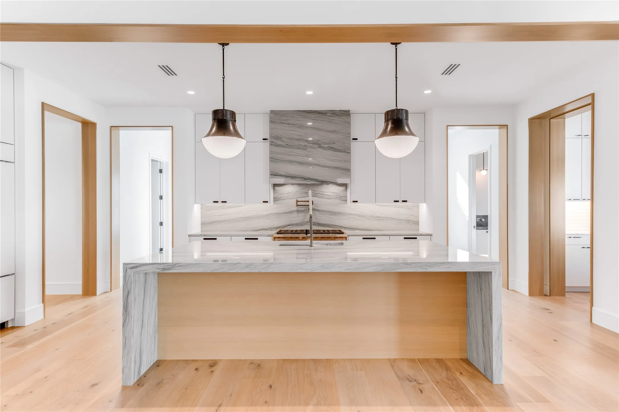 Single Family Residence For Sale in Dallas County , 5525 Wateka Drive, Dallas, Texas 75209, 4 Bedroom, 7 Bathroom, 3 Garage spaces, 5,341 Sqft, built in 2024, New Construction - Complete, mls#20931531, Real Estate Agent in Dallas, Homes For Sale in Dallas county, Homes For Sale in Dallas, Realtor in Dallas Texas, Real Estate Brokerage Independent Realty Texas, Luminita Cordes Realtor