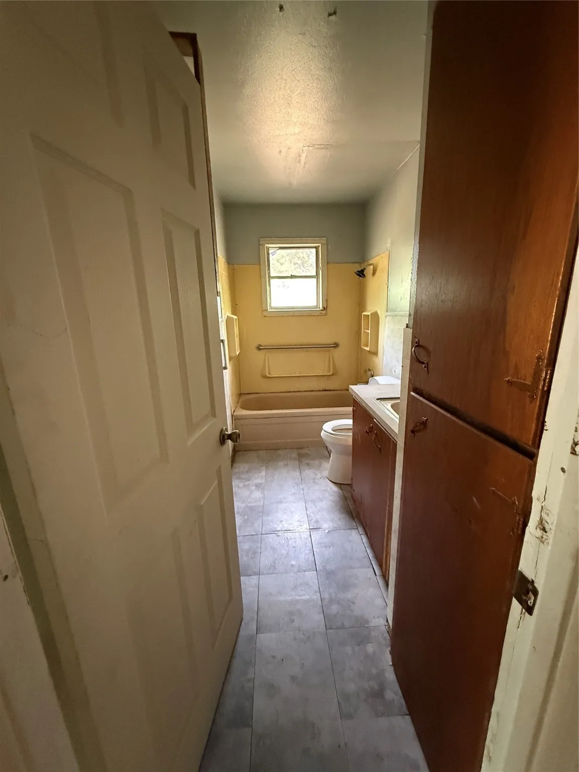 Single Family Residence For Sale in Coleman County , 701 Perry, Santa Anna, Texas 76878, 3 Bedrooms, 2 Bathrooms, Garage spaces, 1,092 Sqft, built in 0, Price $80,000, mls#20933868, Real Estate Agent in Santa Anna, Homes For Sale in Coleman county, Homes For Sale in Santa Anna, Realtor in Santa Anna Texas, Real Estate Brokerage Independent Realty Texas, Luminita Cordes Realtor