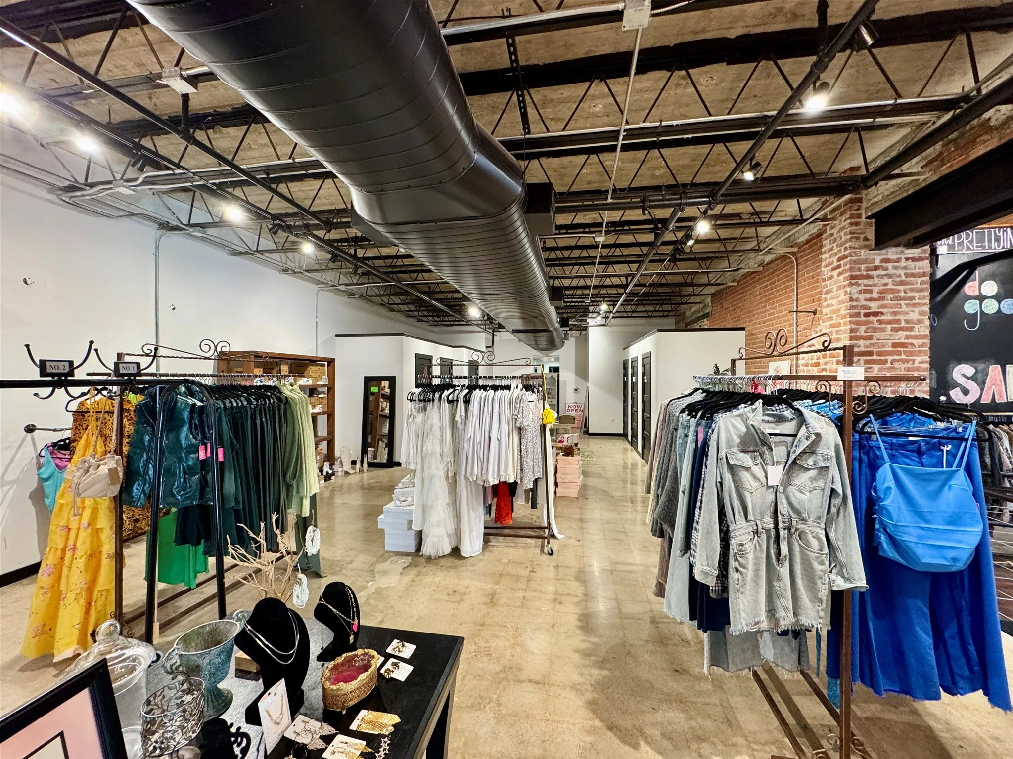Retail For Sale in Mc Lennan County , 611 Washington Avenue, Waco, Texas 76701, 0, 0, Garage spaces, 0 Sqft, built in 1951, Preowned, Price $3,950,000, mls#20928503, Real Estate Agent in Waco, Homes For Sale in Mc Lennan county, Homes For Sale in Waco, Realtor in Waco Texas, Real Estate Brokerage Independent Realty Texas, Luminita Cordes Realtor