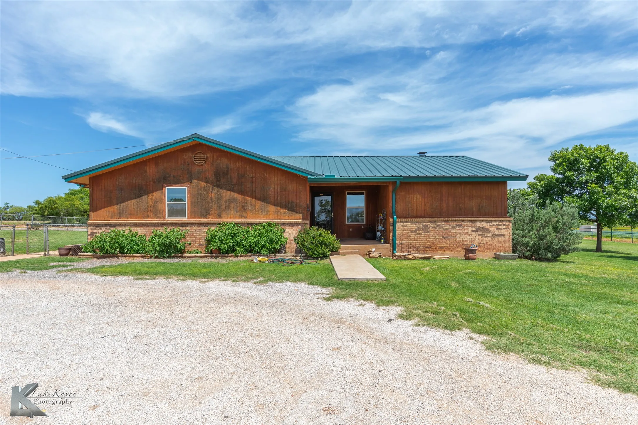 Single Family Residence For Sale in Taylor County , 8608 Spinks Road, Abilene, Texas 79603, 3 Bedrooms, 2 Bathrooms, Garage spaces, 2,091 Sqft, built in 1979, Preowned, Price $750,000, mls#20919324, Real Estate Agent in Abilene, Homes For Sale in Taylor county, Homes For Sale in Abilene, Realtor in Abilene Texas, Real Estate Brokerage Independent Realty Texas, Luminita Cordes Realtor