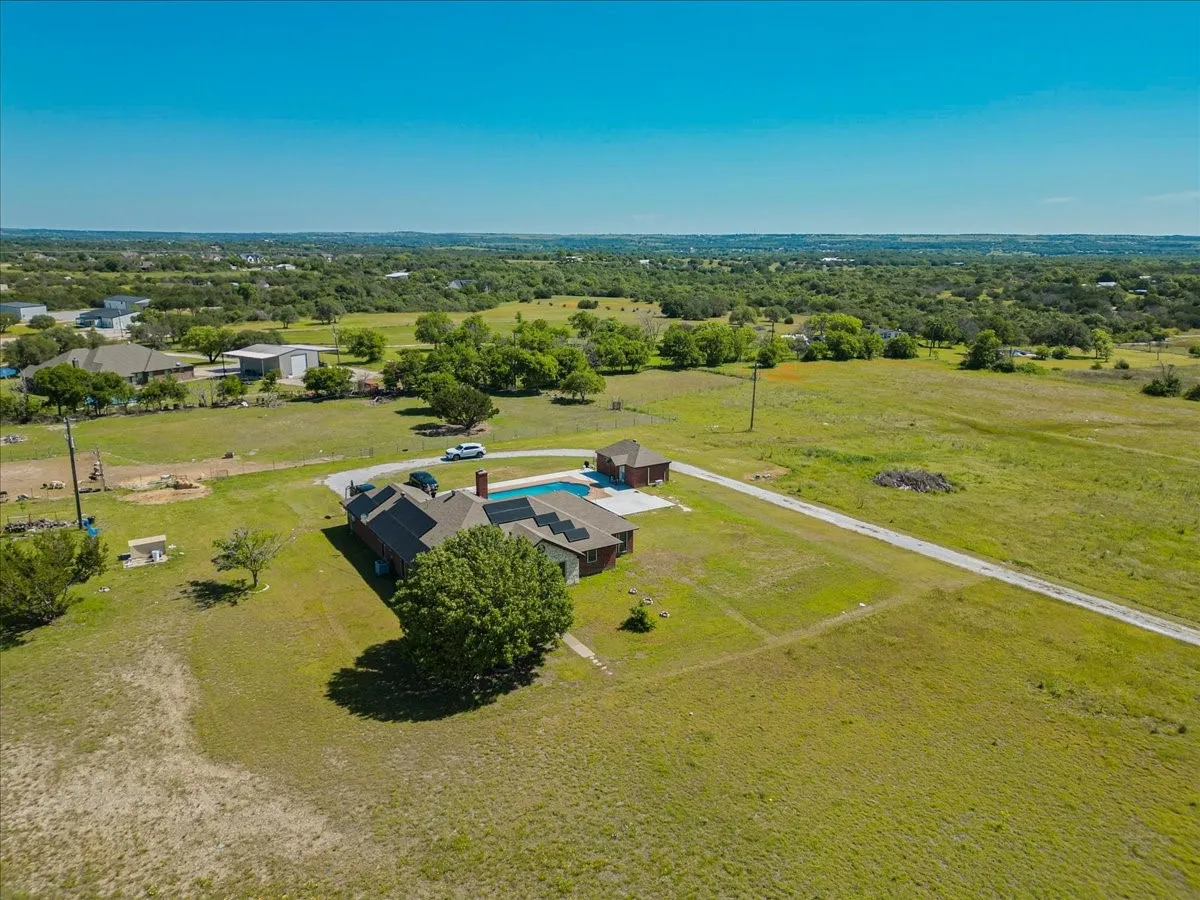 Single Family Residence For Sale in Parker County , 901 Green Branch Road, Weatherford, Texas 76085, 4 Bedrooms, 3 Bathrooms, 2 Garage spaces, 2,652 Sqft, built in 1997, Price $1,400,000, mls#20932849, Real Estate Agent in Weatherford, Homes For Sale in Parker county, Homes For Sale in Weatherford, Realtor in Weatherford Texas, Real Estate Brokerage Independent Realty Texas, Luminita Cordes Realtor