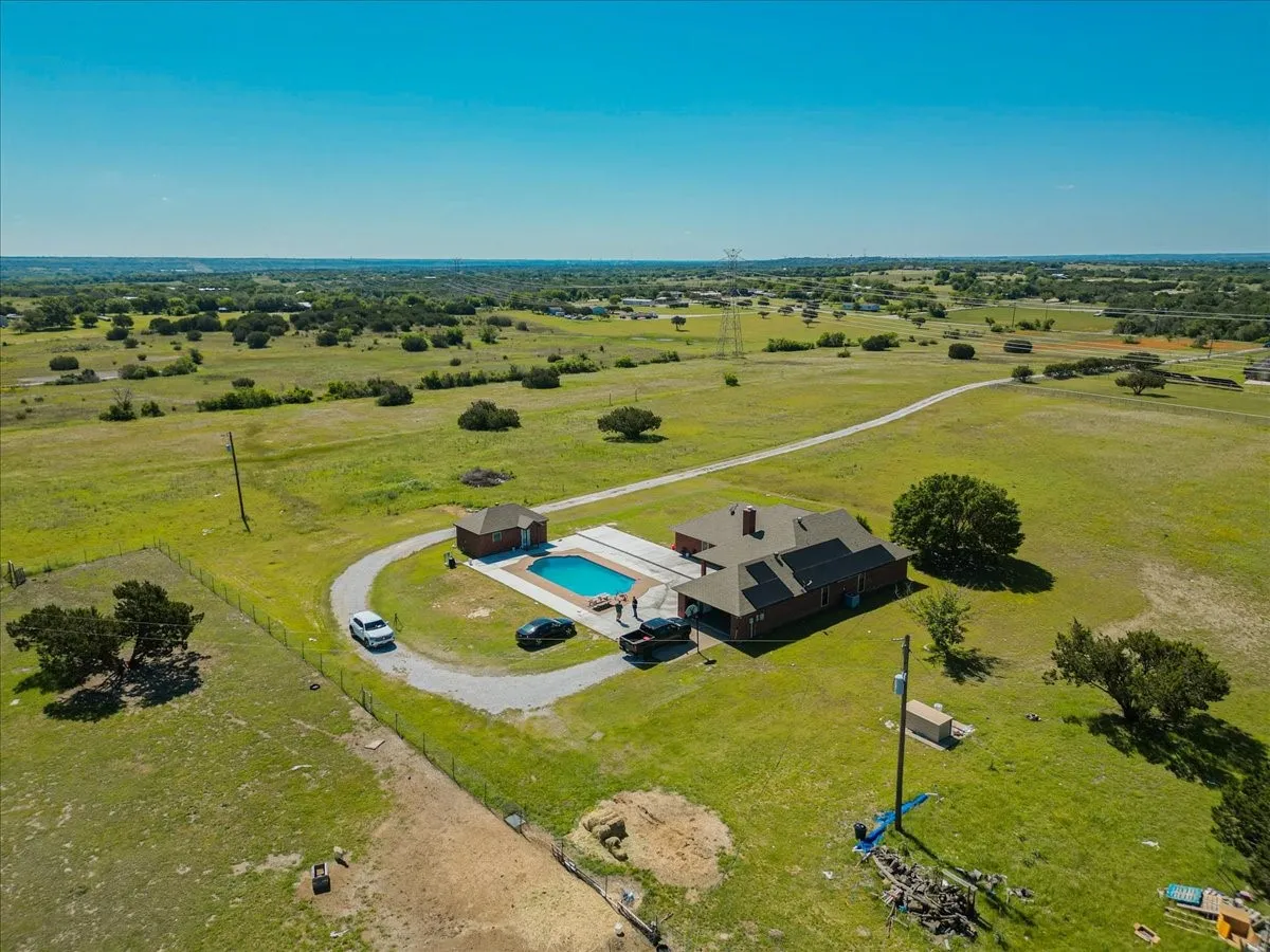 Single Family Residence For Sale in Parker County , 901 Green Branch Road, Weatherford, Texas 76085, 4 Bedrooms, 3 Bathrooms, 2 Garage spaces, 2,652 Sqft, built in 1997, Price $1,400,000, mls#20932849, Real Estate Agent in Weatherford, Homes For Sale in Parker county, Homes For Sale in Weatherford, Realtor in Weatherford Texas, Real Estate Brokerage Independent Realty Texas, Luminita Cordes Realtor