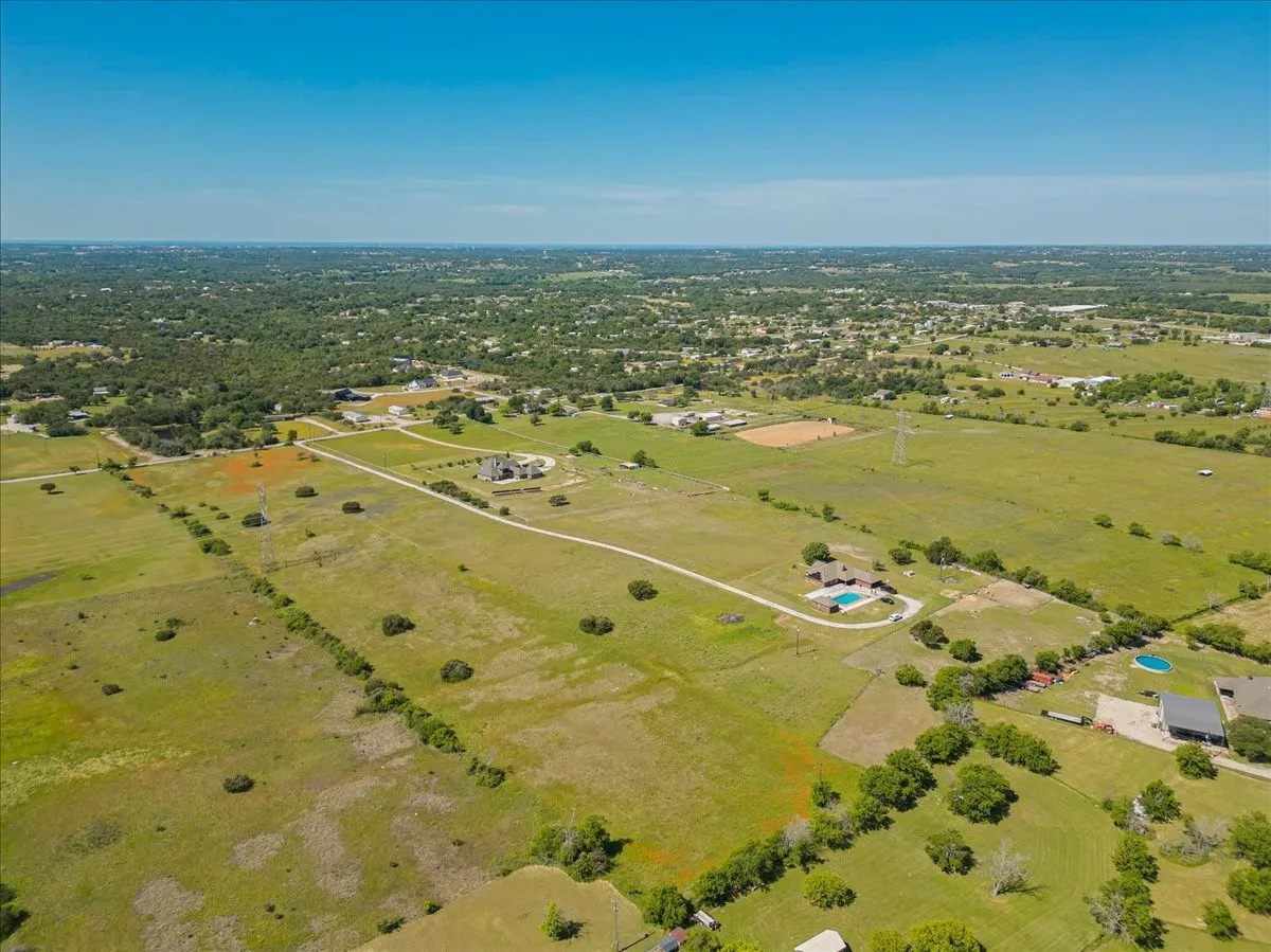 Single Family Residence For Sale in Parker County , 901 Green Branch Road, Weatherford, Texas 76085, 4 Bedrooms, 3 Bathrooms, 2 Garage spaces, 2,652 Sqft, built in 1997, Price $1,400,000, mls#20932849, Real Estate Agent in Weatherford, Homes For Sale in Parker county, Homes For Sale in Weatherford, Realtor in Weatherford Texas, Real Estate Brokerage Independent Realty Texas, Luminita Cordes Realtor