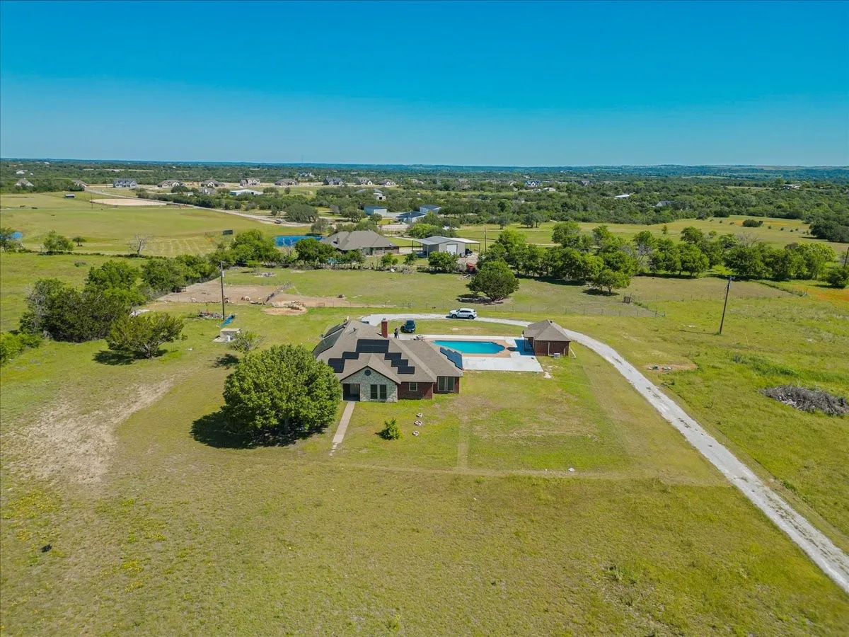 Single Family Residence For Sale in Parker County , 901 Green Branch Road, Weatherford, Texas 76085, 4 Bedrooms, 3 Bathrooms, 2 Garage spaces, 2,652 Sqft, built in 1997, Price $1,400,000, mls#20932849, Real Estate Agent in Weatherford, Homes For Sale in Parker county, Homes For Sale in Weatherford, Realtor in Weatherford Texas, Real Estate Brokerage Independent Realty Texas, Luminita Cordes Realtor