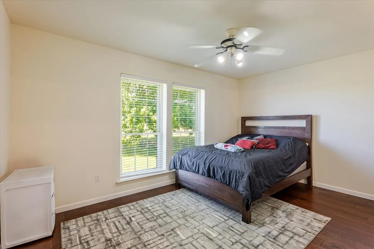 Guest bedroom 1