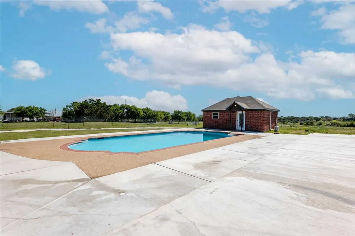 Single Family Residence For Sale in Parker County , 901 Green Branch Road, Weatherford, Texas 76085, 4 Bedrooms, 3 Bathrooms, 2 Garage spaces, 2,652 Sqft, built in 1997, Price $1,400,000, mls#20932849, Real Estate Agent in Weatherford, Homes For Sale in Parker county, Homes For Sale in Weatherford, Realtor in Weatherford Texas, Real Estate Brokerage Independent Realty Texas, Luminita Cordes Realtor