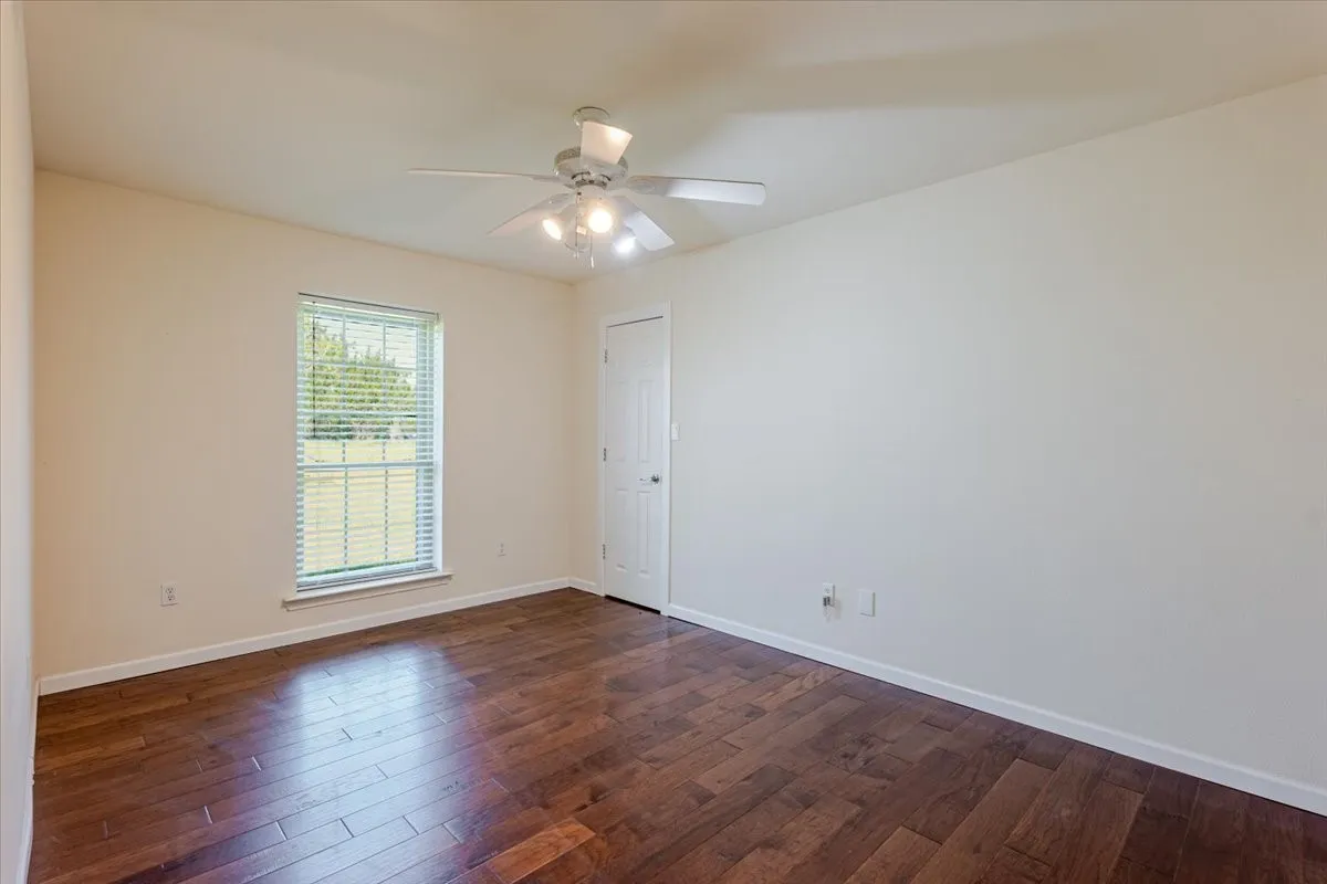 Guest bedroom 3