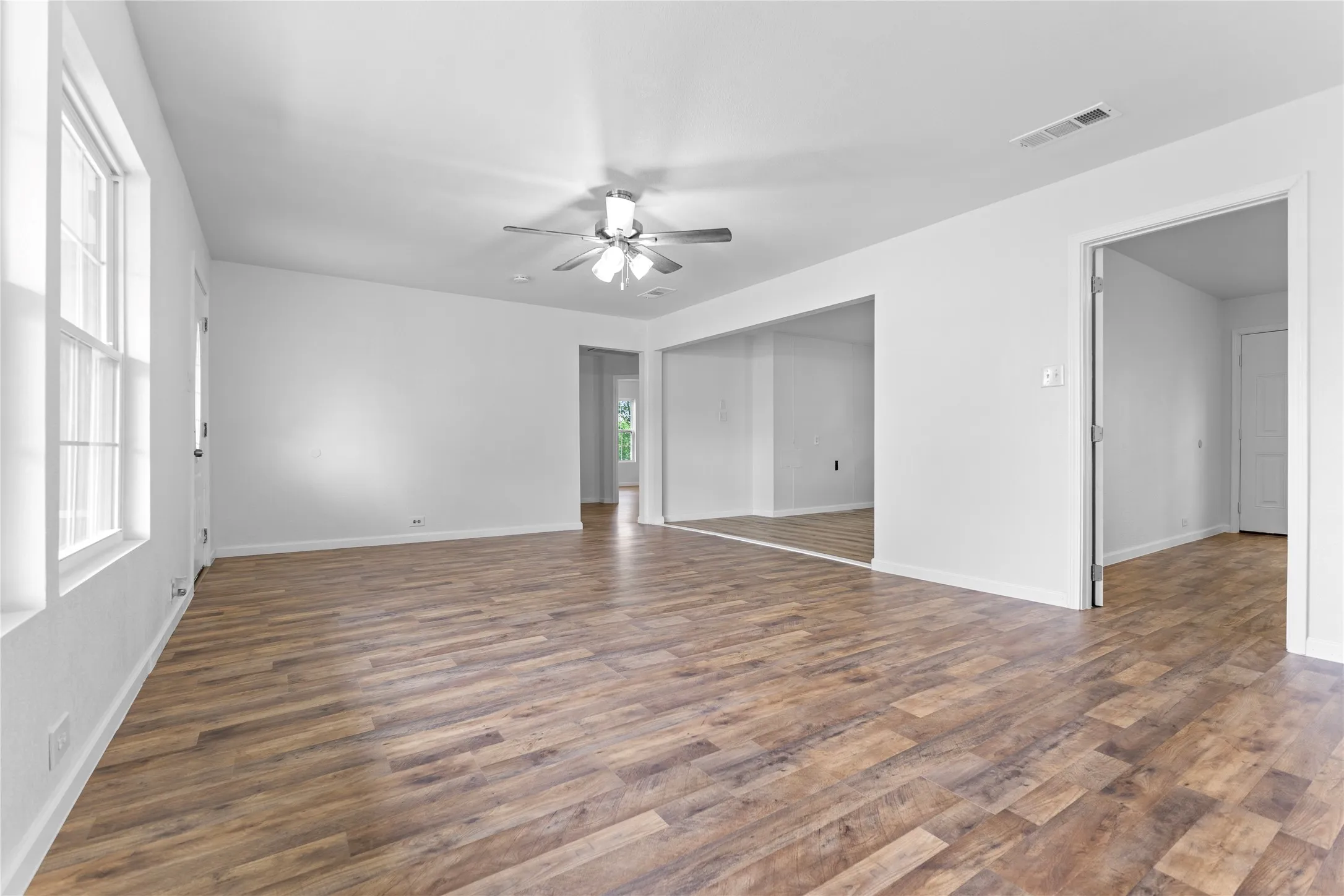 Single Family Residence For Sale in Navarro County , 103 N 6th Street E, Dawson, Texas 76639, 3 Bedrooms, 1 Bathroom, Garage spaces, 1,353 Sqft, built in 1960, Price $199,999, mls#20937567, Real Estate Agent in Dawson, Homes For Sale in Navarro county, Homes For Sale in Dawson, Realtor in Dawson Texas, Real Estate Brokerage Independent Realty Texas, Luminita Cordes Realtor