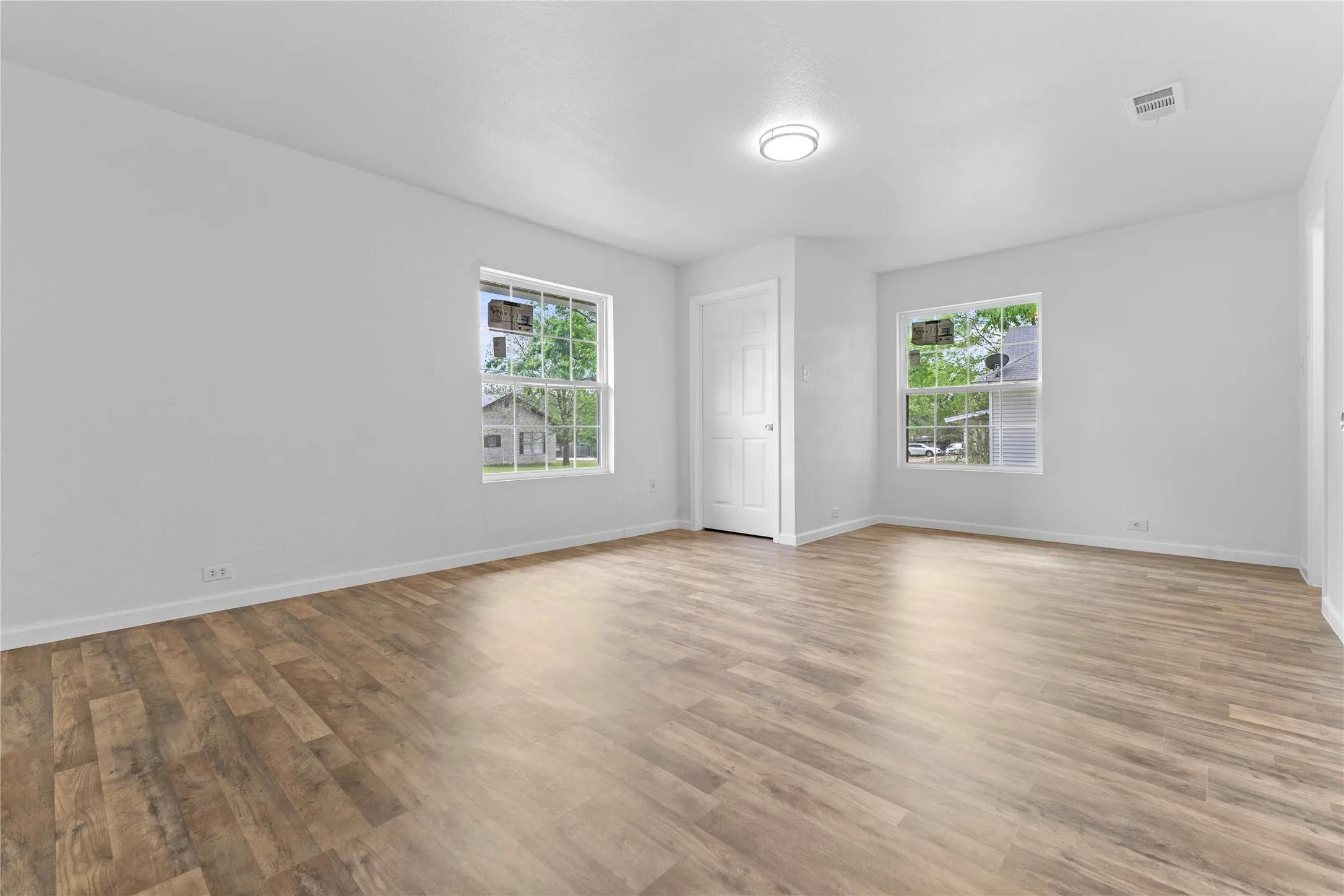 Single Family Residence For Sale in Navarro County , 103 N 6th Street E, Dawson, Texas 76639, 3 Bedrooms, 1 Bathroom, Garage spaces, 1,353 Sqft, built in 1960, Price $199,999, mls#20937567, Real Estate Agent in Dawson, Homes For Sale in Navarro county, Homes For Sale in Dawson, Realtor in Dawson Texas, Real Estate Brokerage Independent Realty Texas, Luminita Cordes Realtor