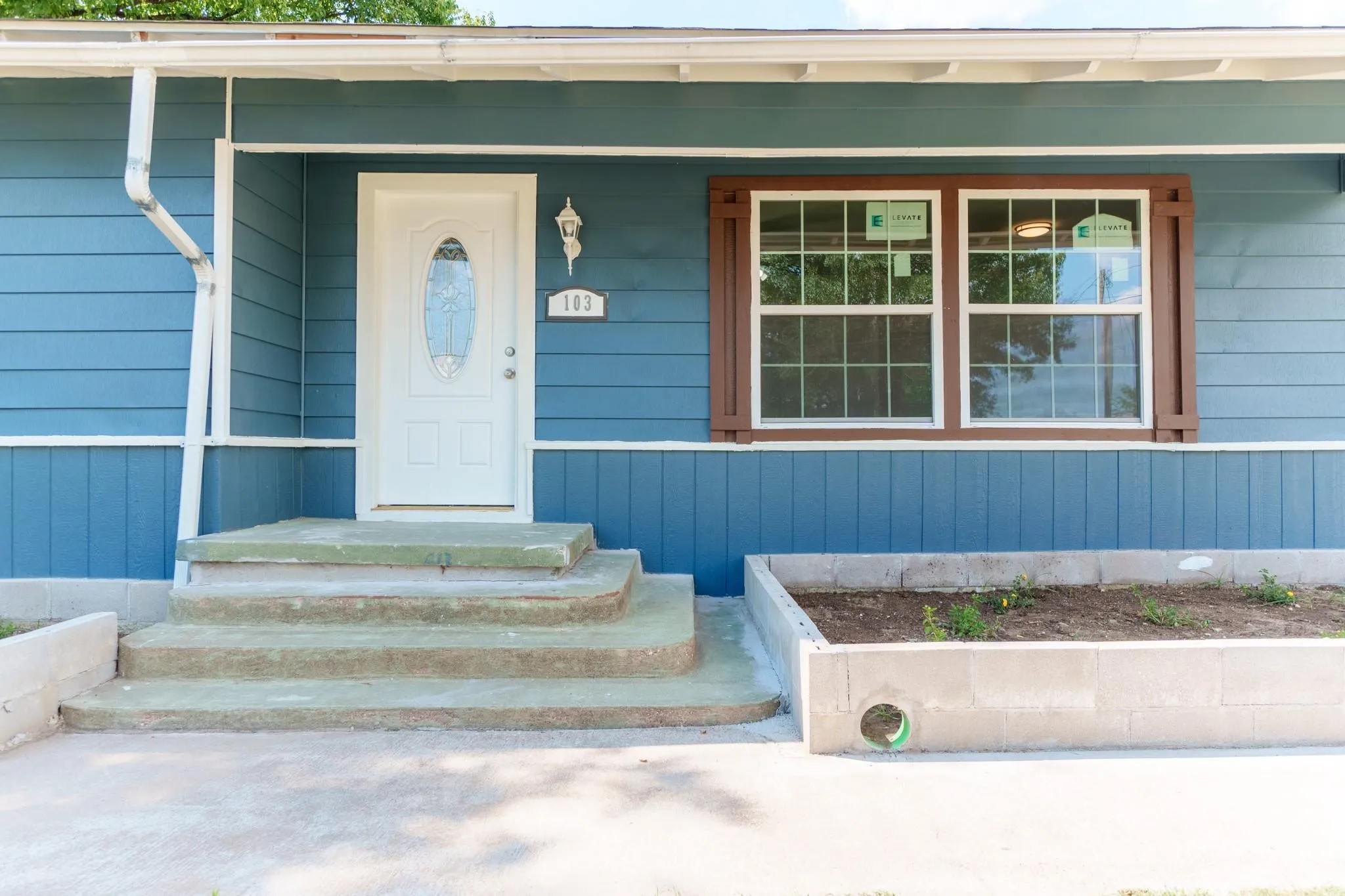 Single Family Residence For Sale in Navarro County , 103 N 6th Street E, Dawson, Texas 76639, 3 Bedrooms, 1 Bathroom, Garage spaces, 1,353 Sqft, built in 1960, Price $199,999, mls#20937567, Real Estate Agent in Dawson, Homes For Sale in Navarro county, Homes For Sale in Dawson, Realtor in Dawson Texas, Real Estate Brokerage Independent Realty Texas, Luminita Cordes Realtor