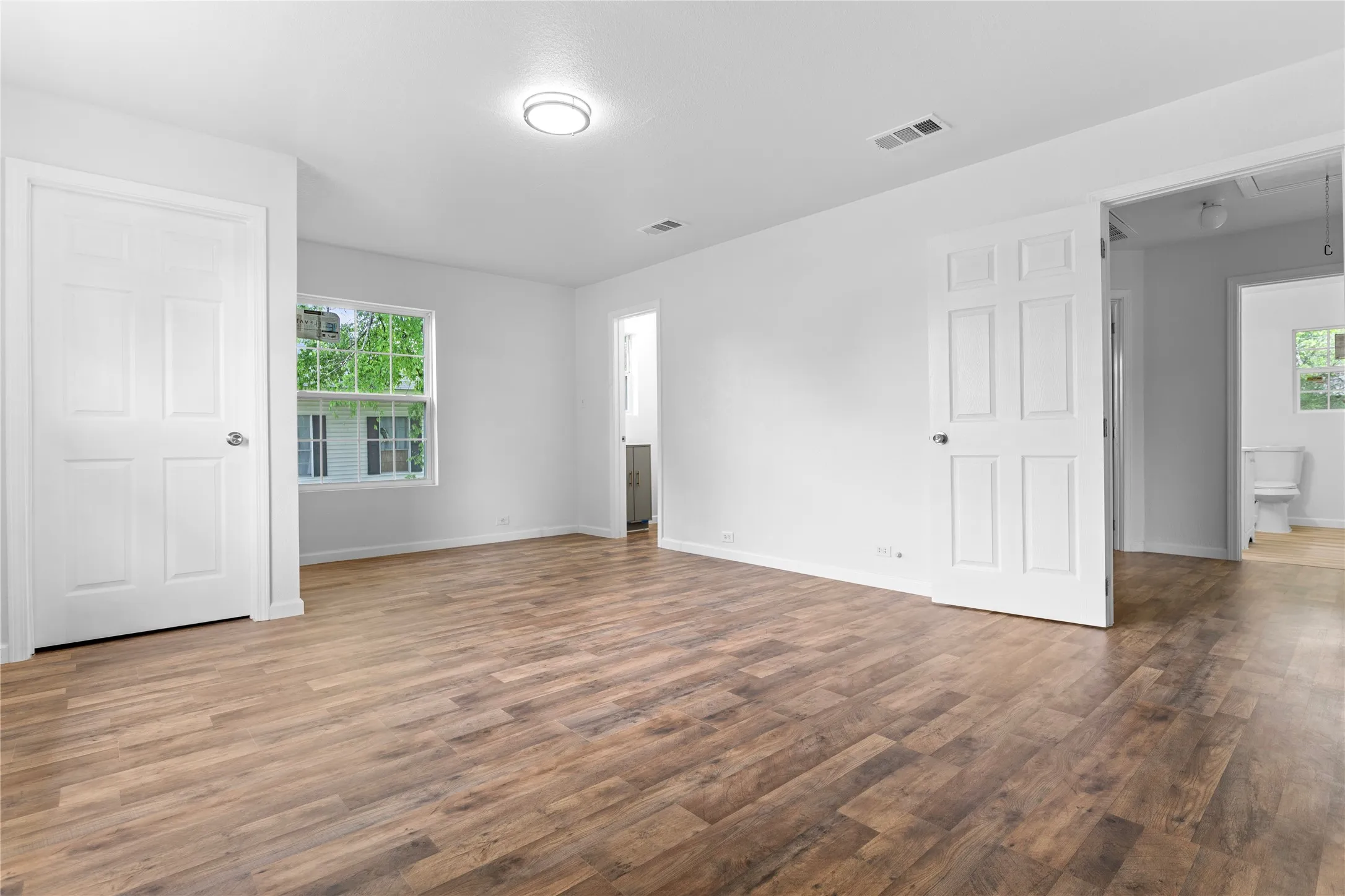 Single Family Residence For Sale in Navarro County , 103 N 6th Street E, Dawson, Texas 76639, 3 Bedrooms, 1 Bathroom, Garage spaces, 1,353 Sqft, built in 1960, Price $199,999, mls#20937567, Real Estate Agent in Dawson, Homes For Sale in Navarro county, Homes For Sale in Dawson, Realtor in Dawson Texas, Real Estate Brokerage Independent Realty Texas, Luminita Cordes Realtor