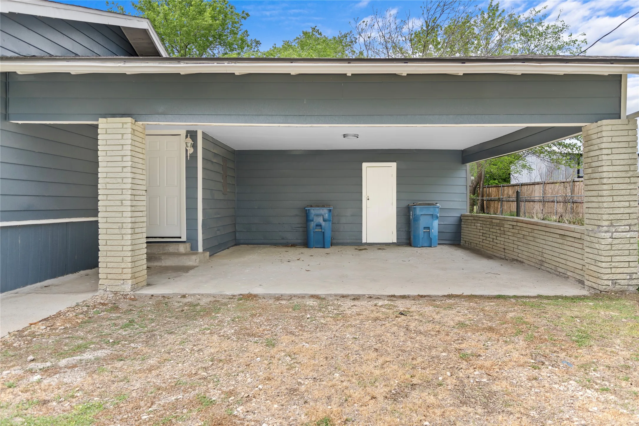 Single Family Residence For Sale in Navarro County , 103 N 6th Street E, Dawson, Texas 76639, 3 Bedrooms, 1 Bathroom, Garage spaces, 1,353 Sqft, built in 1960, Price $199,999, mls#20937567, Real Estate Agent in Dawson, Homes For Sale in Navarro county, Homes For Sale in Dawson, Realtor in Dawson Texas, Real Estate Brokerage Independent Realty Texas, Luminita Cordes Realtor