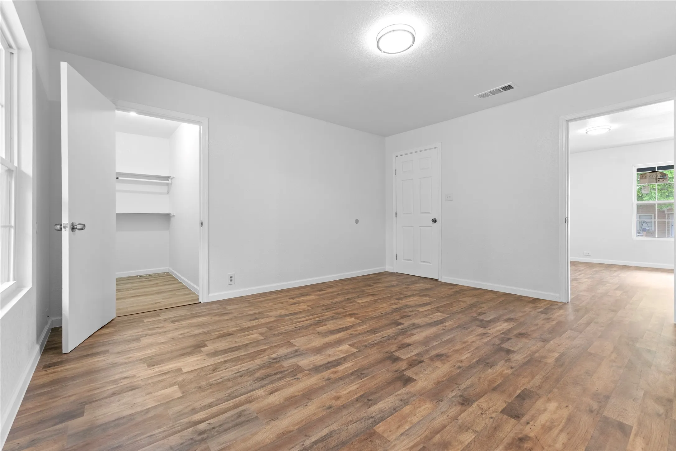 Single Family Residence For Sale in Navarro County , 103 N 6th Street E, Dawson, Texas 76639, 3 Bedrooms, 1 Bathroom, Garage spaces, 1,353 Sqft, built in 1960, Price $199,999, mls#20937567, Real Estate Agent in Dawson, Homes For Sale in Navarro county, Homes For Sale in Dawson, Realtor in Dawson Texas, Real Estate Brokerage Independent Realty Texas, Luminita Cordes Realtor