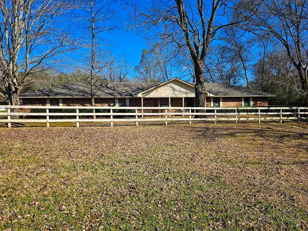 Single Family Residence For Sale in Anderson County , 517 An County Road 147, Palestine, Texas 75801, 4 Bedrooms, 2 Bathrooms, Garage spaces, 3,305 Sqft, built in 1976, Price $425,000, mls#20938205, Real Estate Agent in Palestine, Homes For Sale in Anderson county, Homes For Sale in Palestine, Realtor in Palestine Texas, Real Estate Brokerage Independent Realty Texas, Luminita Cordes Realtor