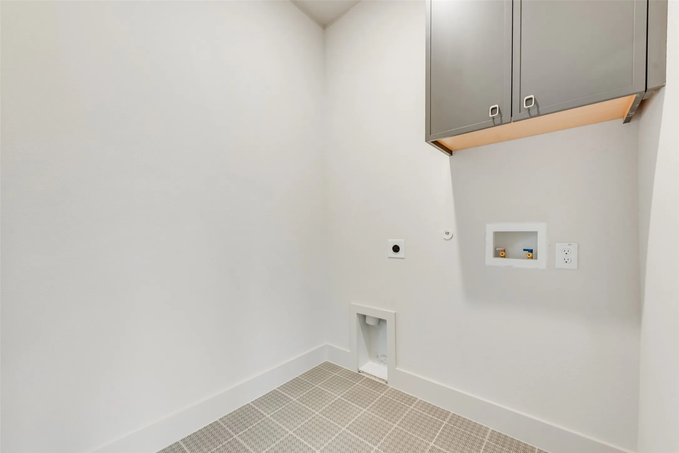 Condominium For Sale in Denton County , 444 Waters Edge Drive 721, Hickory Creek, Texas 75065, 3 Bedroom, 4 Bathroom, 2 Garage spaces, 2,087 Sqft, built in 2025, New Construction - Complete, mls#20938620, Real Estate Agent in Hickory Creek, Homes For Sale in Denton county, Homes For Sale in Hickory Creek, Realtor in Hickory Creek Texas, Real Estate Brokerage Independent Realty Texas, Luminita Cordes Realtor