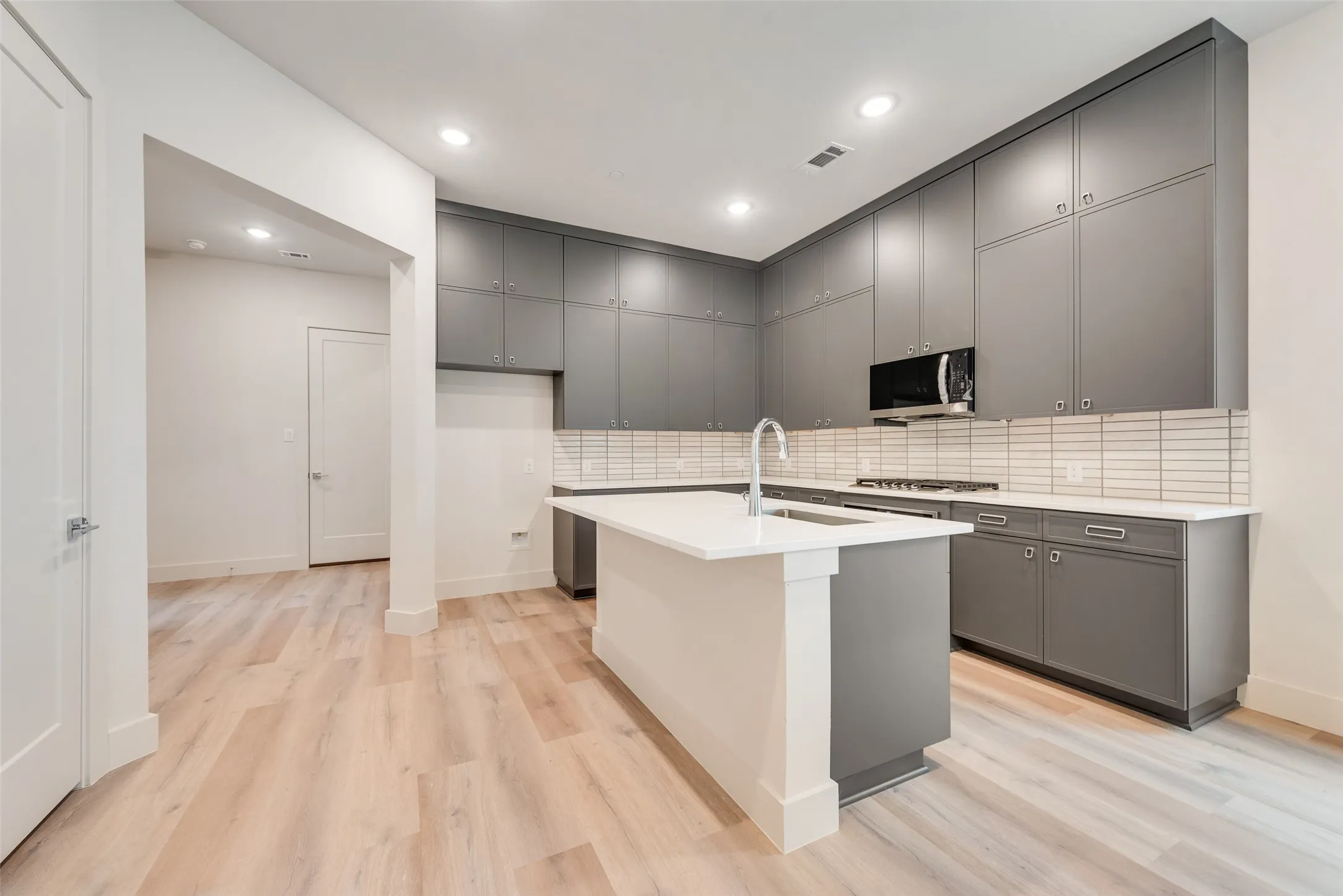 Condominium For Sale in Denton County , 444 Waters Edge Drive 721, Hickory Creek, Texas 75065, 3 Bedroom, 4 Bathroom, 2 Garage spaces, 2,087 Sqft, built in 2025, New Construction - Complete, mls#20938620, Real Estate Agent in Hickory Creek, Homes For Sale in Denton county, Homes For Sale in Hickory Creek, Realtor in Hickory Creek Texas, Real Estate Brokerage Independent Realty Texas, Luminita Cordes Realtor