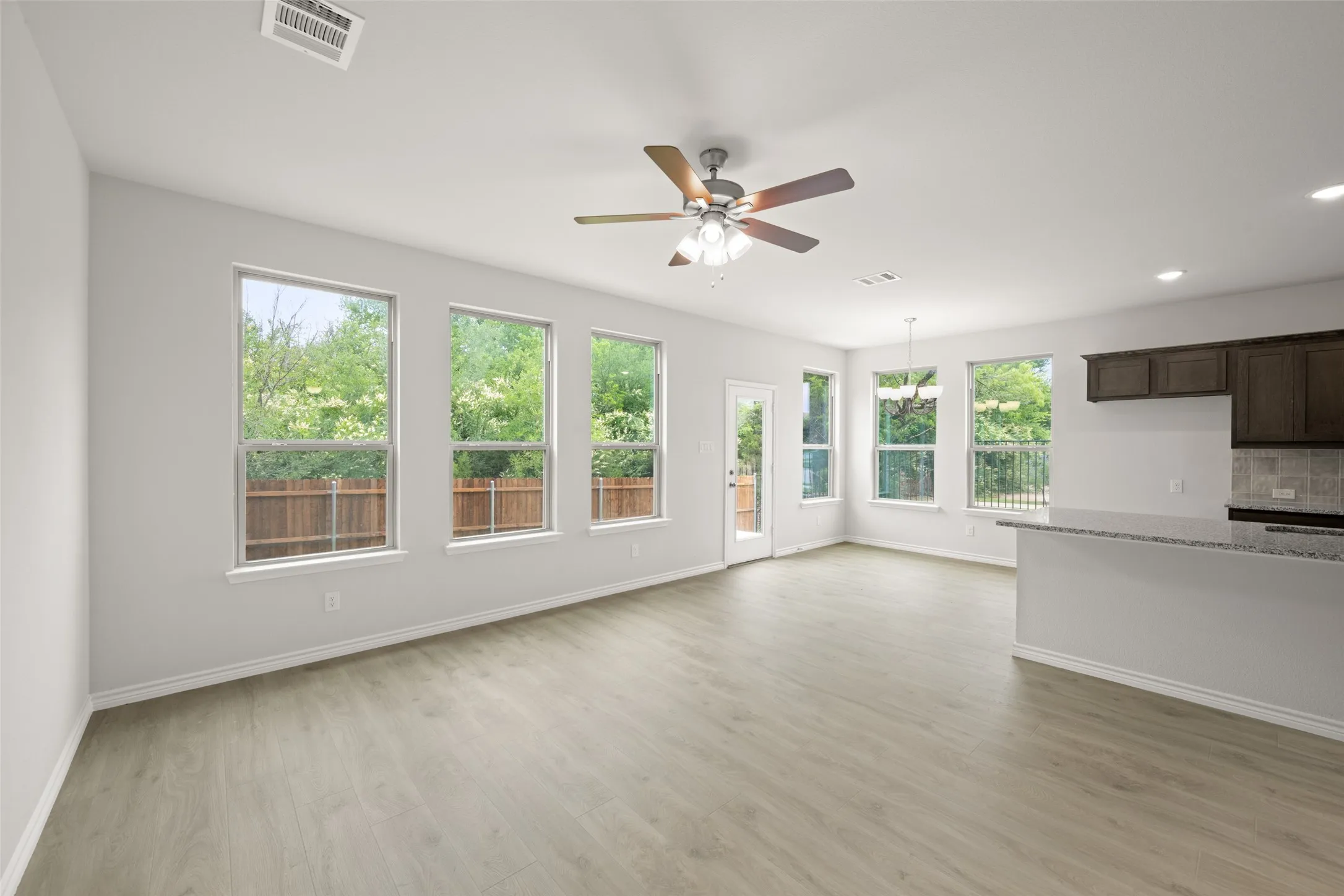 400-402 Trailhead- Living Room-3