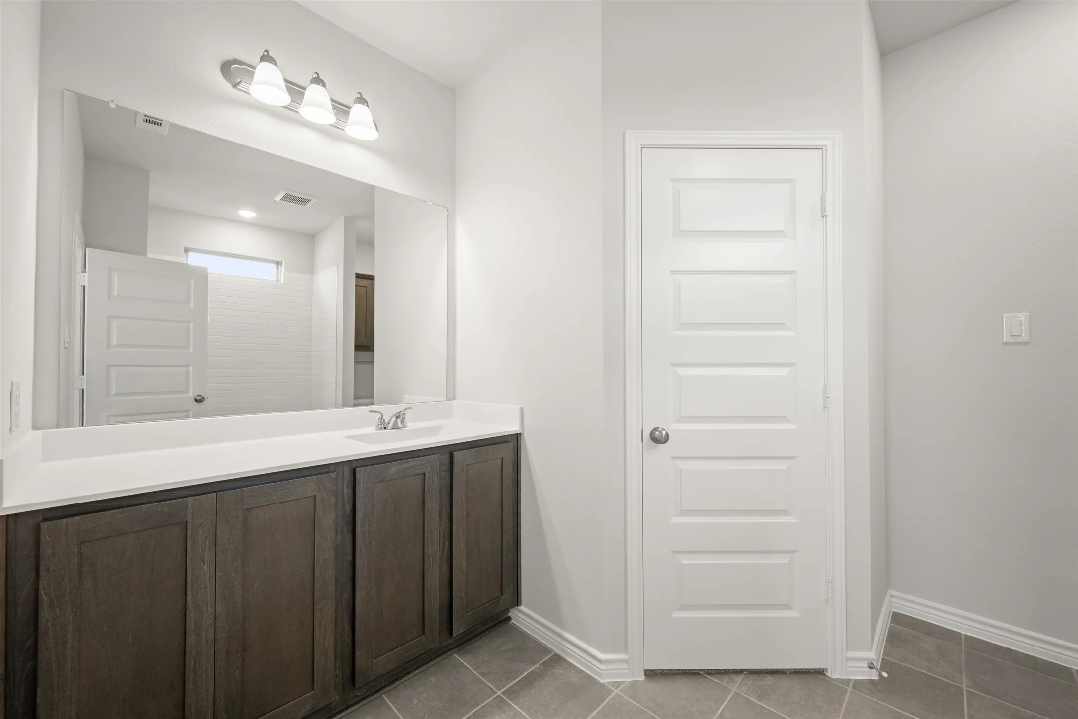400-402 Trailhead- Primary Suite-3