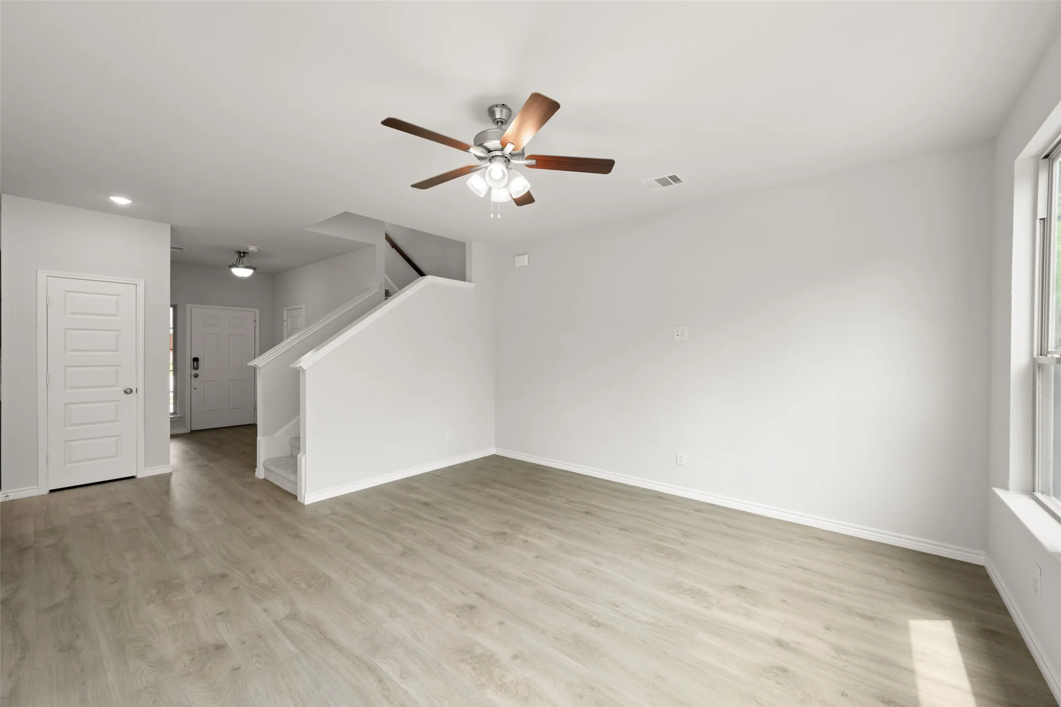 400-402 Trailhead- Living Room-1