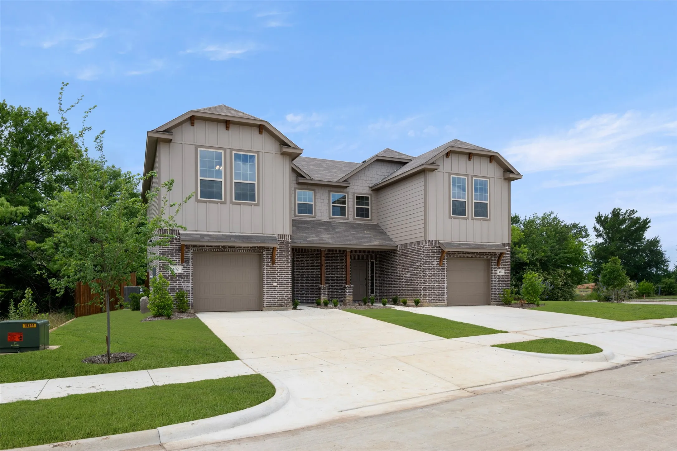 400-402 Trailhead- Front-2