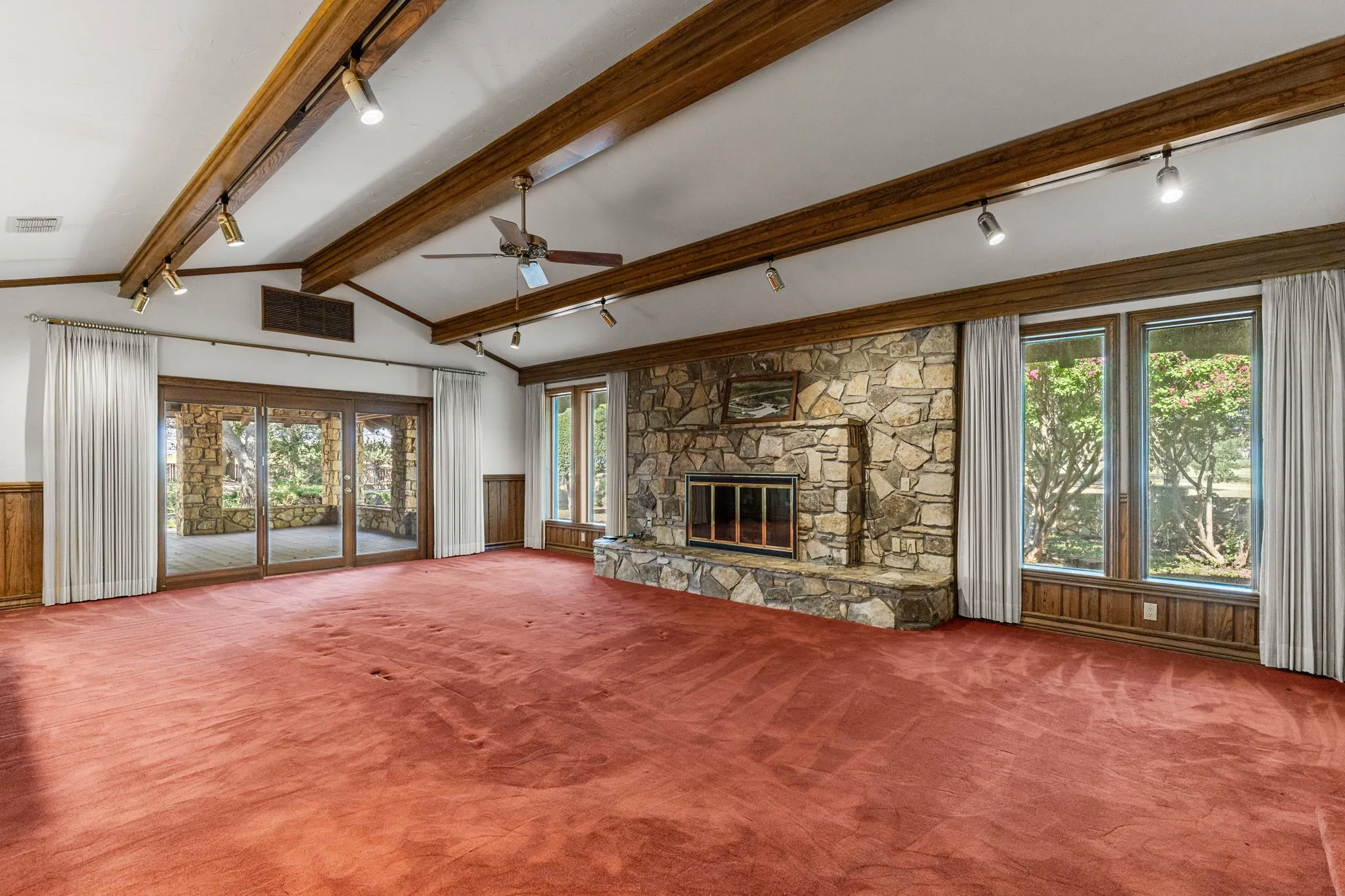 Single Family Residence For Sale in Archer County , 1602 Cedar Avenue, Megargel, Texas 76370, 4 Bedrooms, 5 Bathrooms, 8 Garage spaces, 5,413 Sqft, built in 1982, Price $595,000, mls#20939767, Real Estate Agent in Megargel, Homes For Sale in Archer county, Homes For Sale in Megargel, Realtor in Megargel Texas, Real Estate Brokerage Independent Realty Texas, Luminita Cordes Realtor